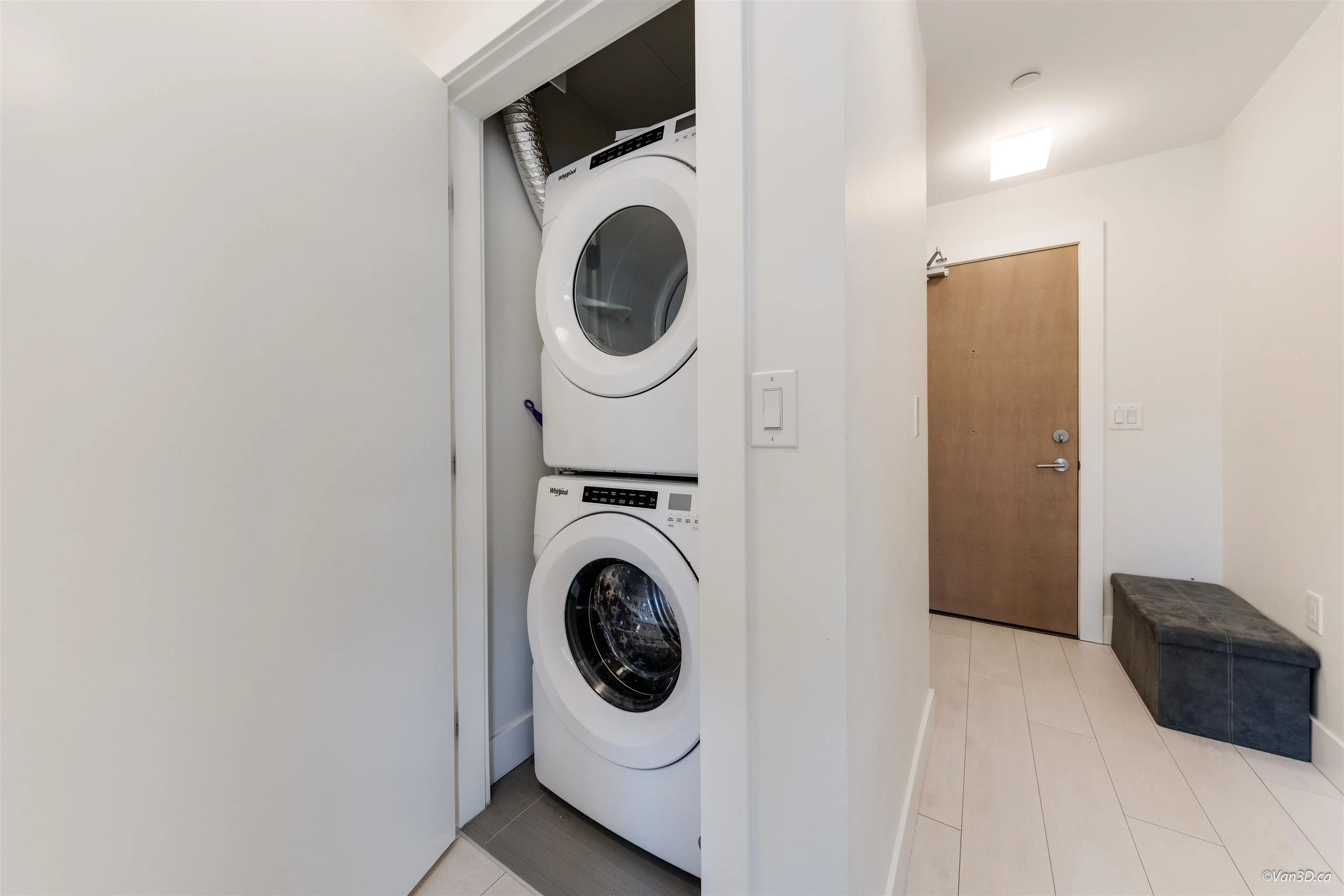 906 3438 Sawmill Crescent