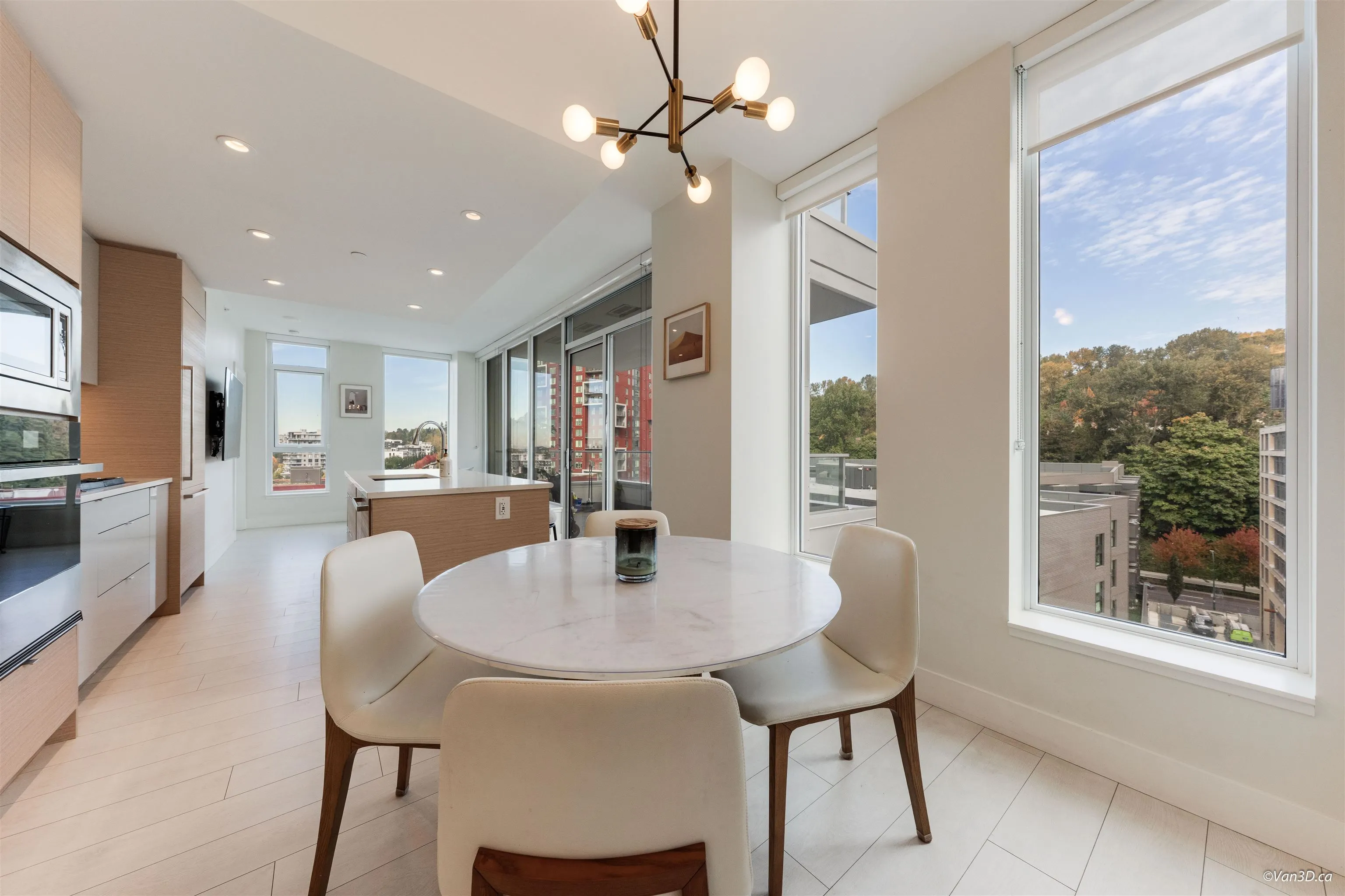 906 3438 Sawmill Crescent