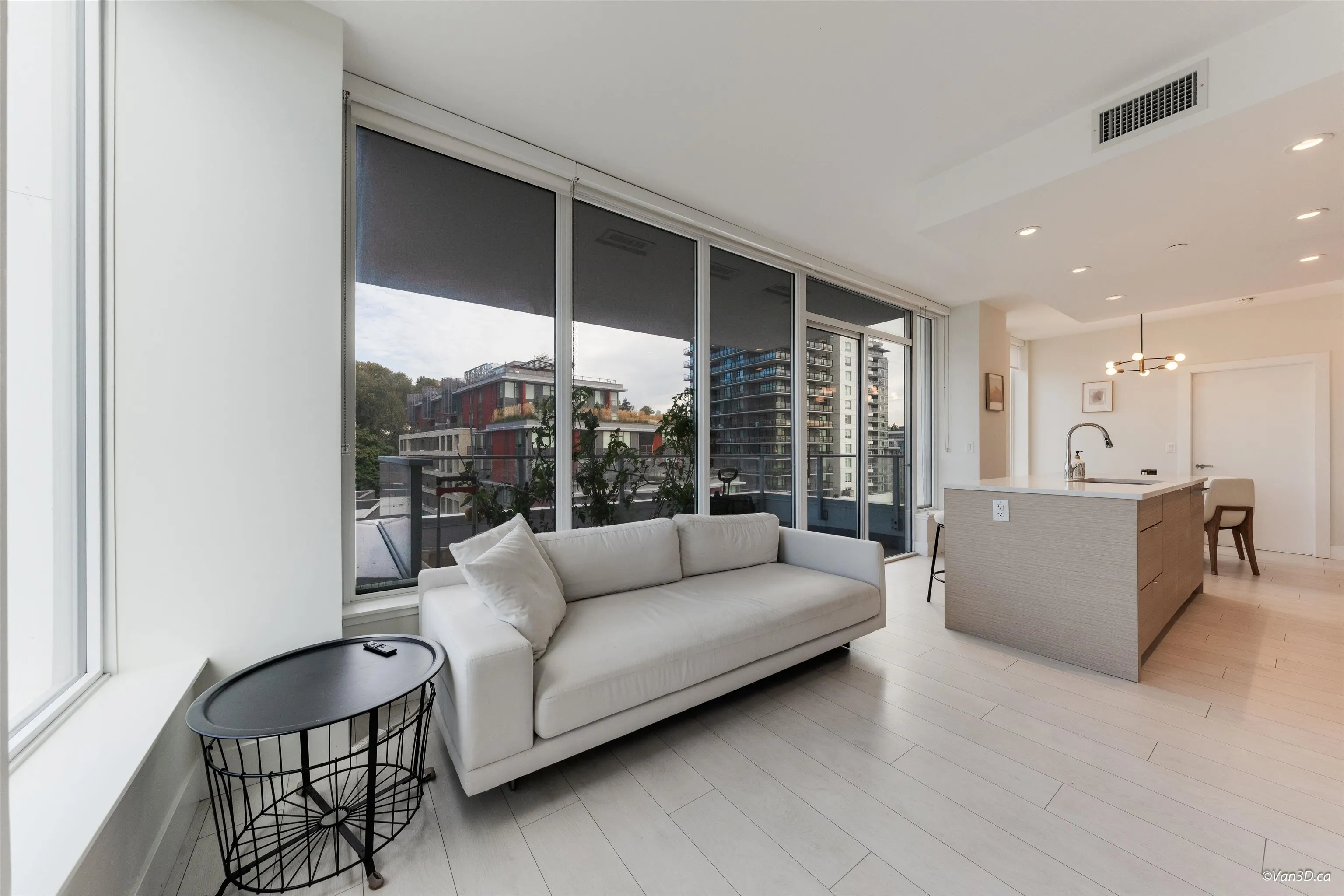 906 3438 Sawmill Crescent