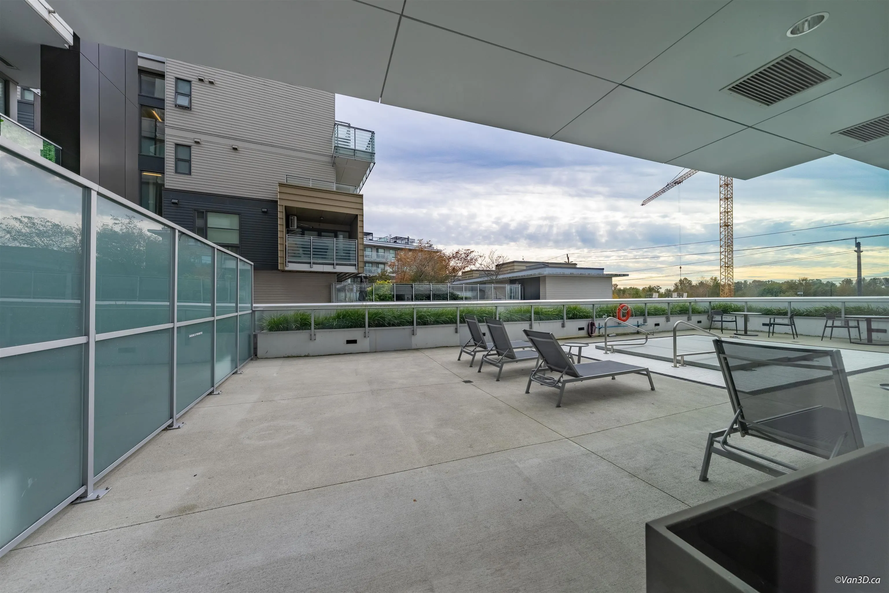 906 3438 Sawmill Crescent