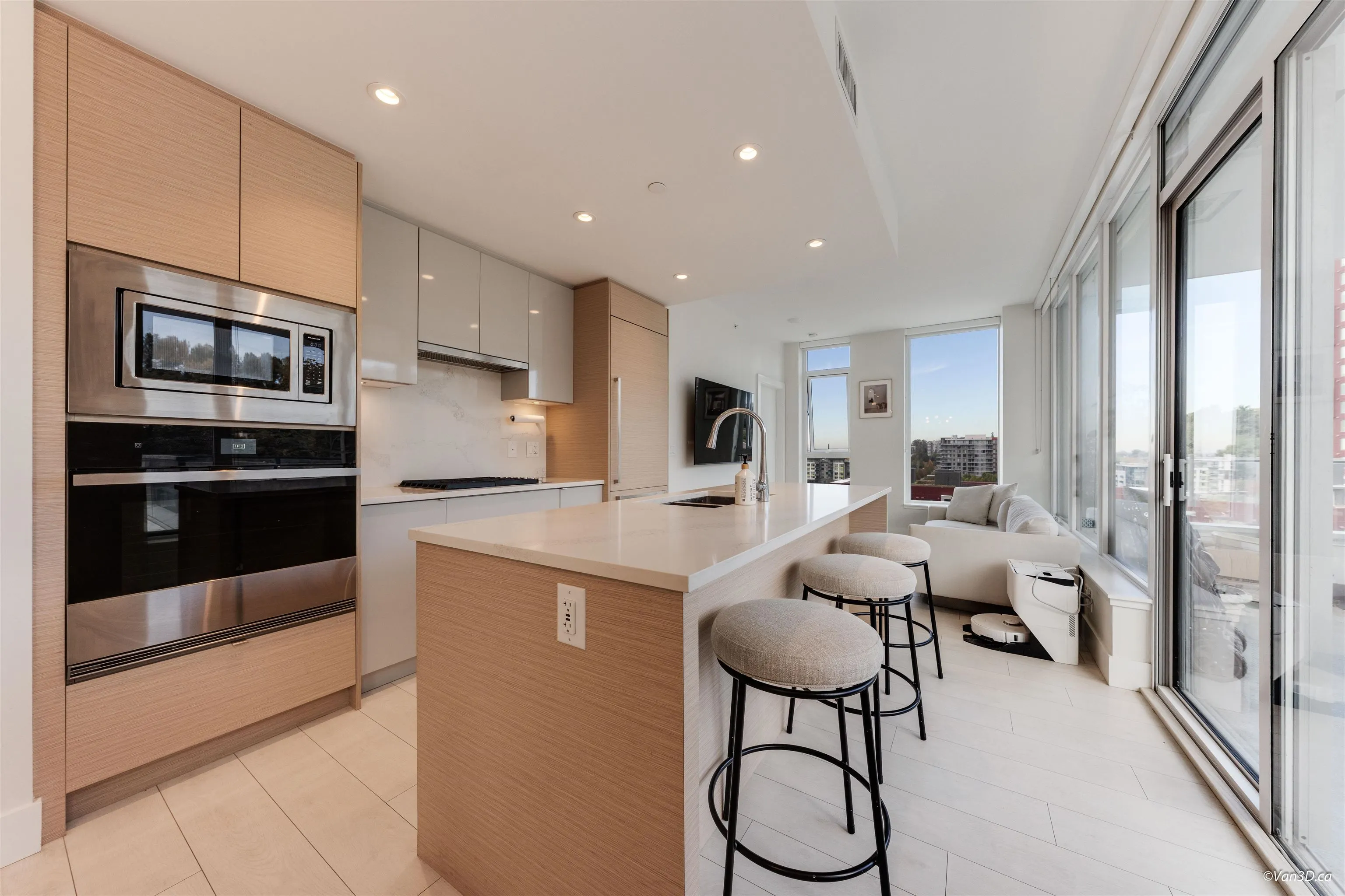 906 3438 Sawmill Crescent