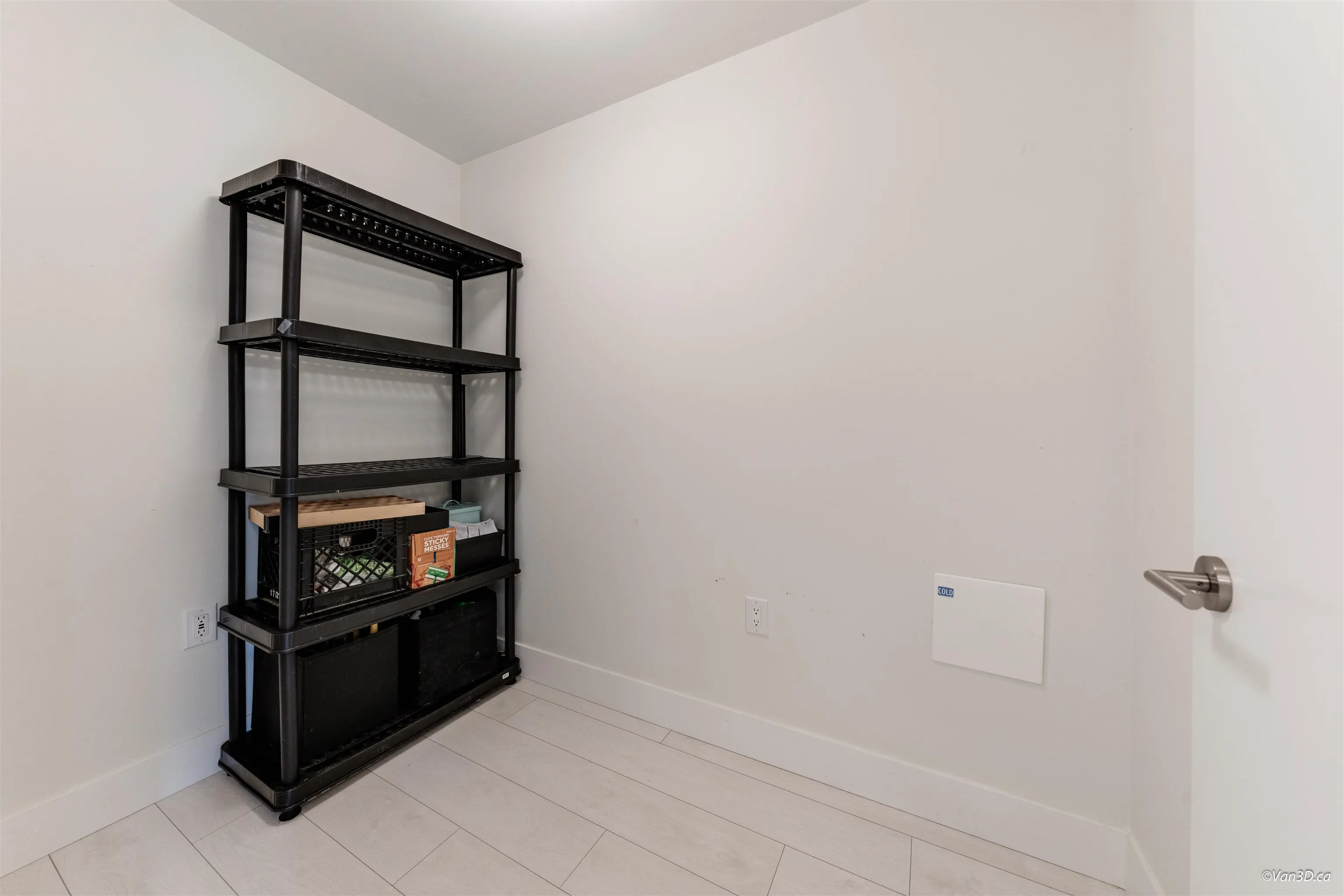 906 3438 Sawmill Crescent