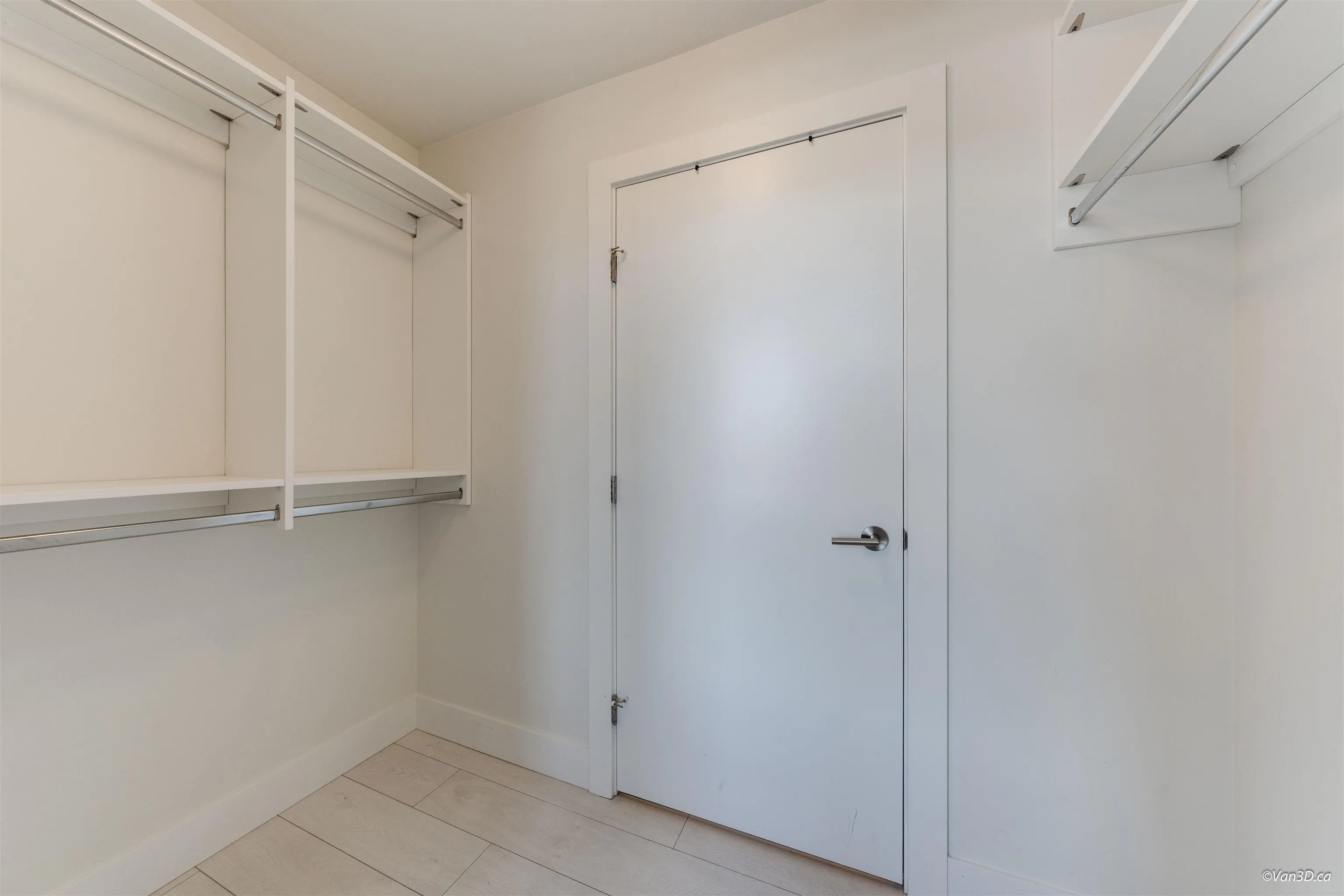 906 3438 Sawmill Crescent