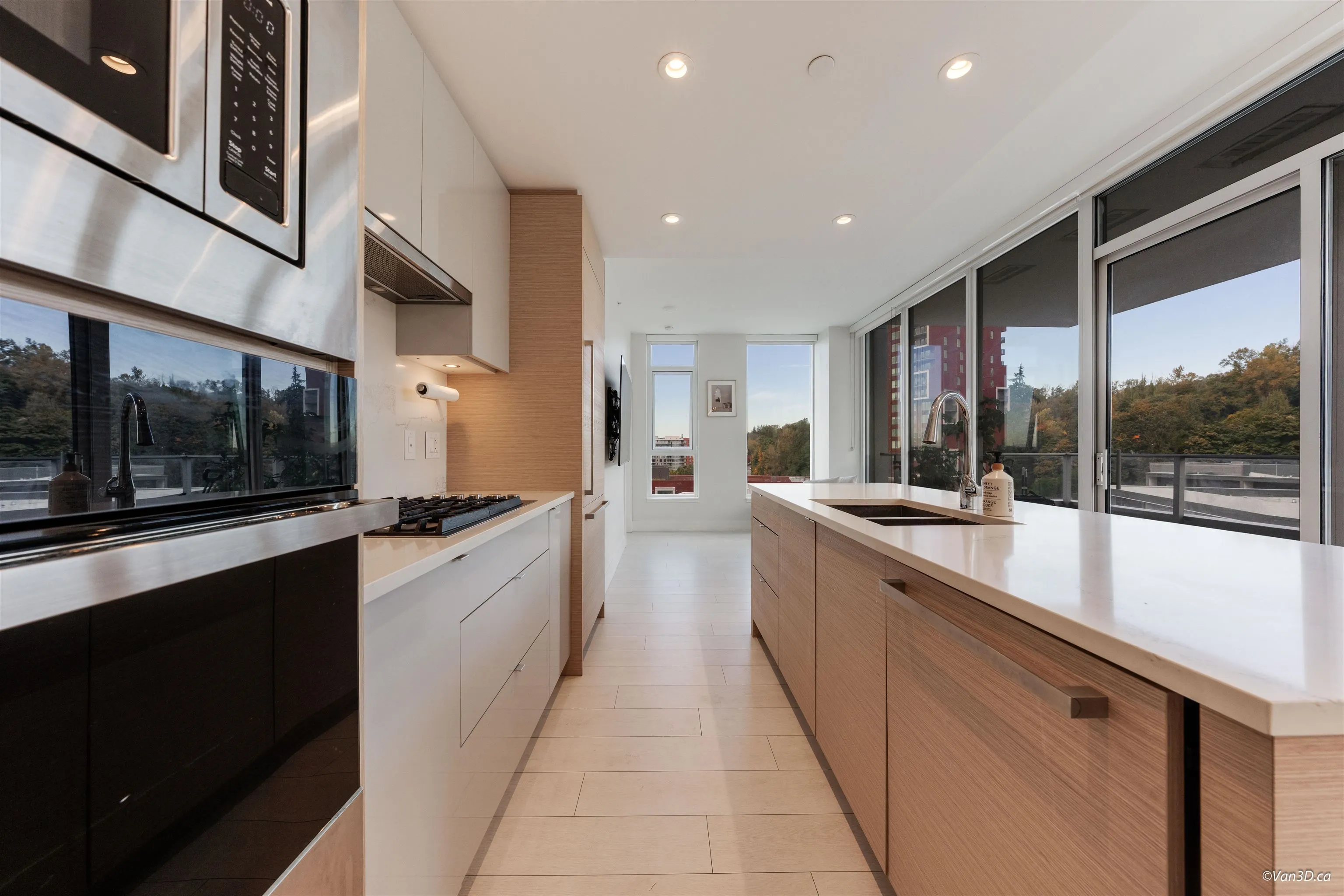 906 3438 Sawmill Crescent