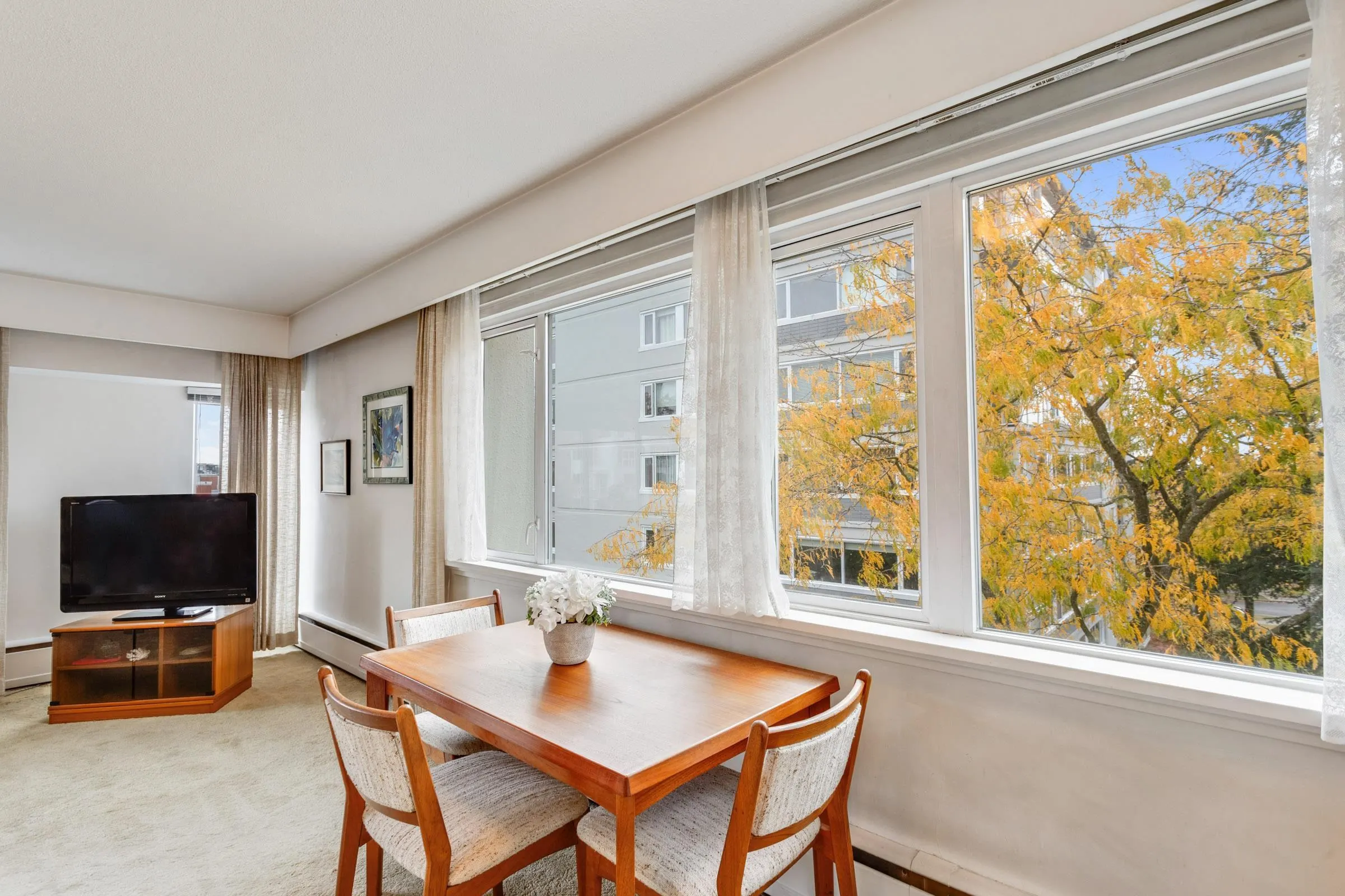 402 6026 Tisdall Street