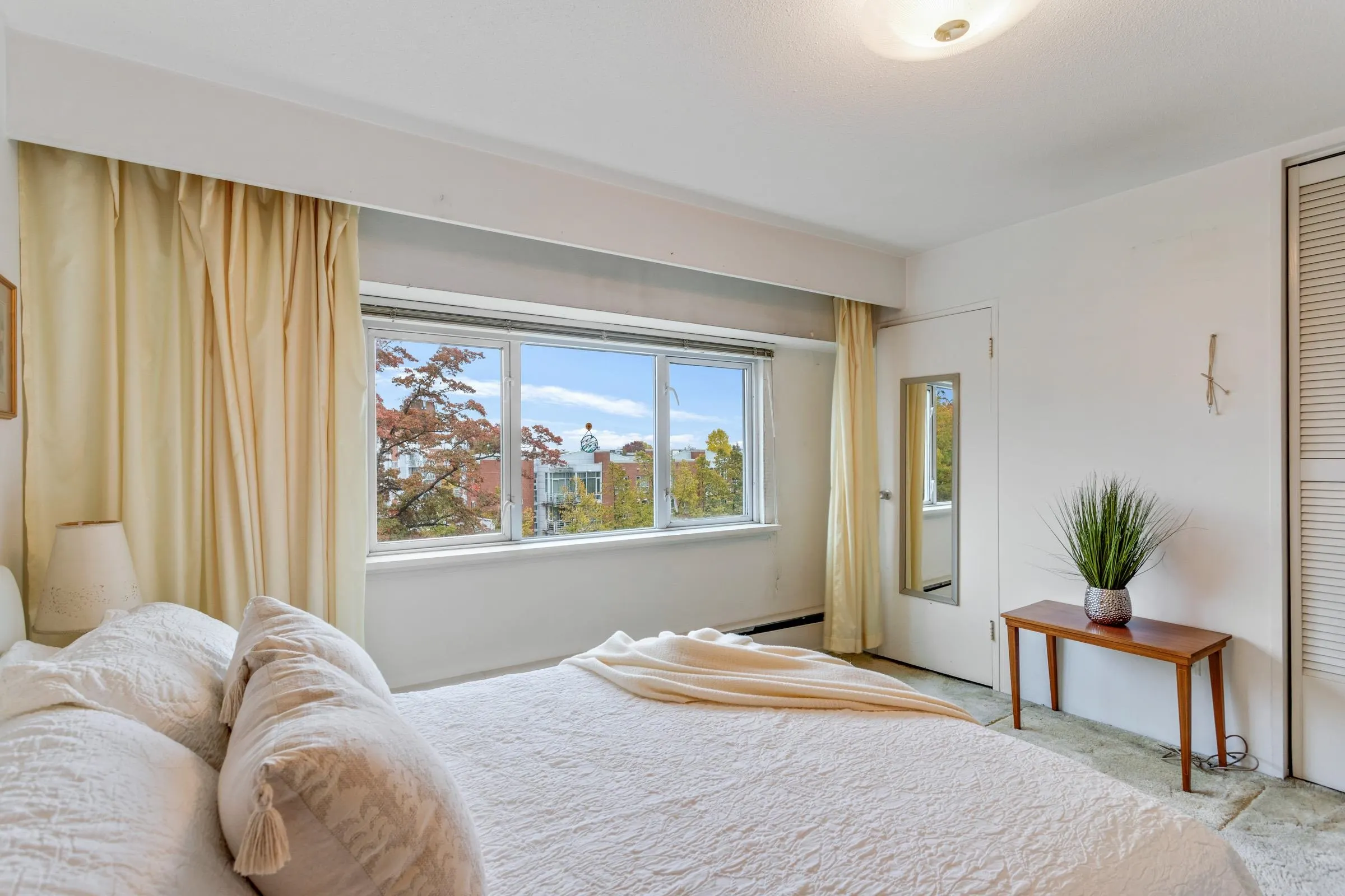 402 6026 Tisdall Street