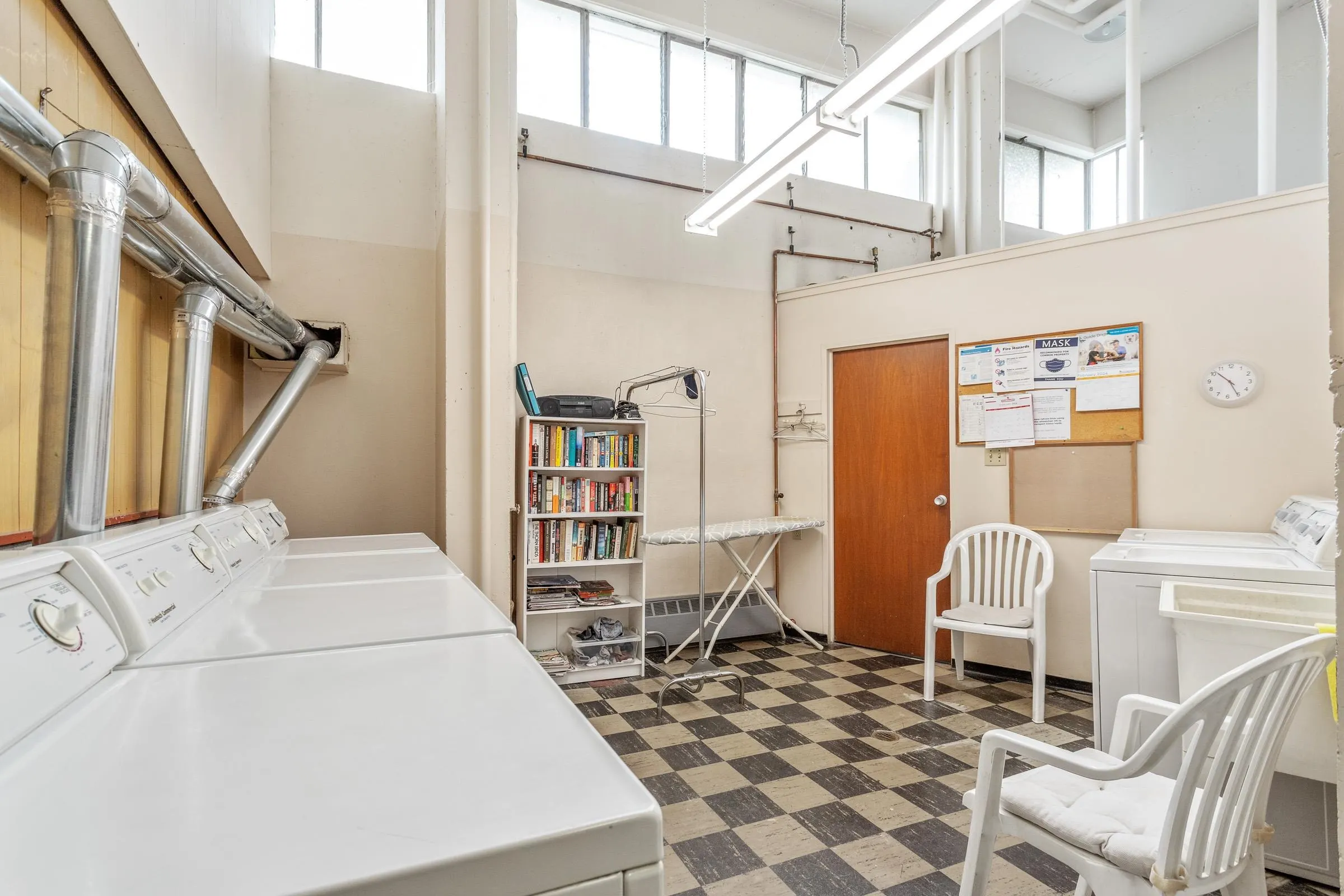 402 6026 Tisdall Street