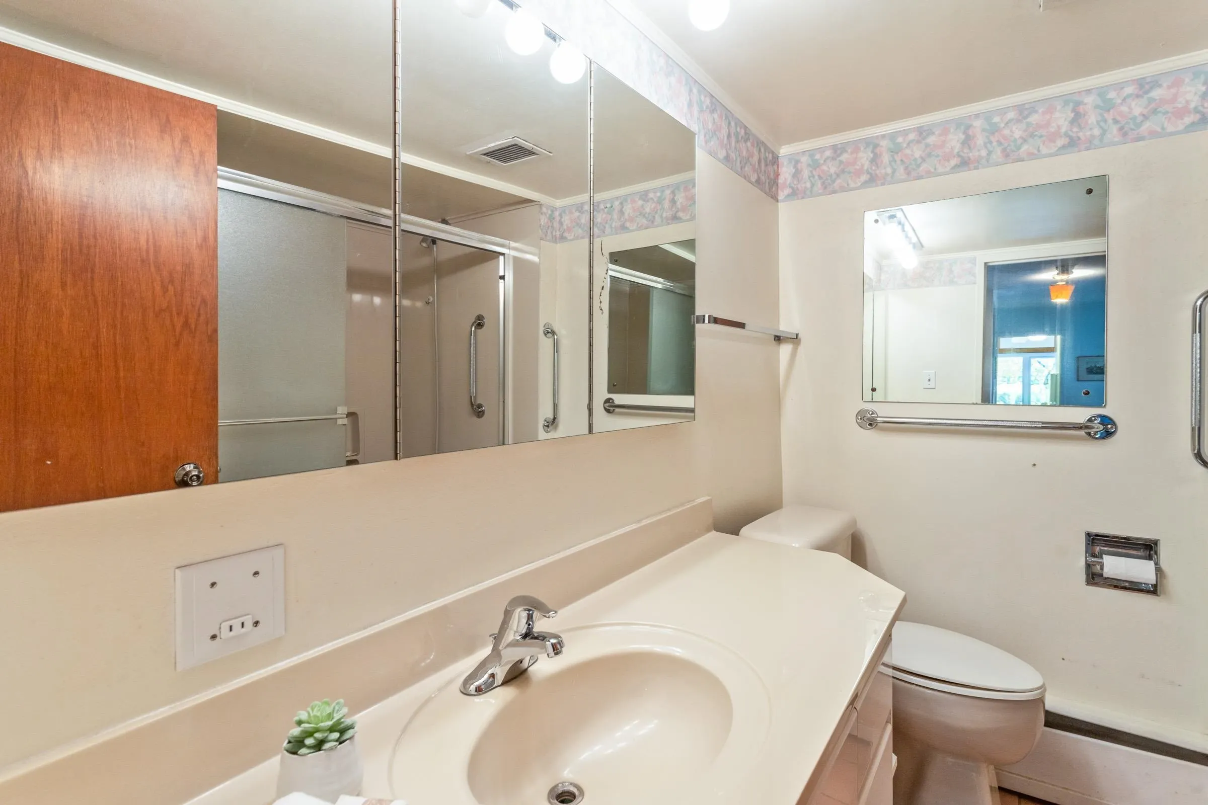 402 6026 Tisdall Street