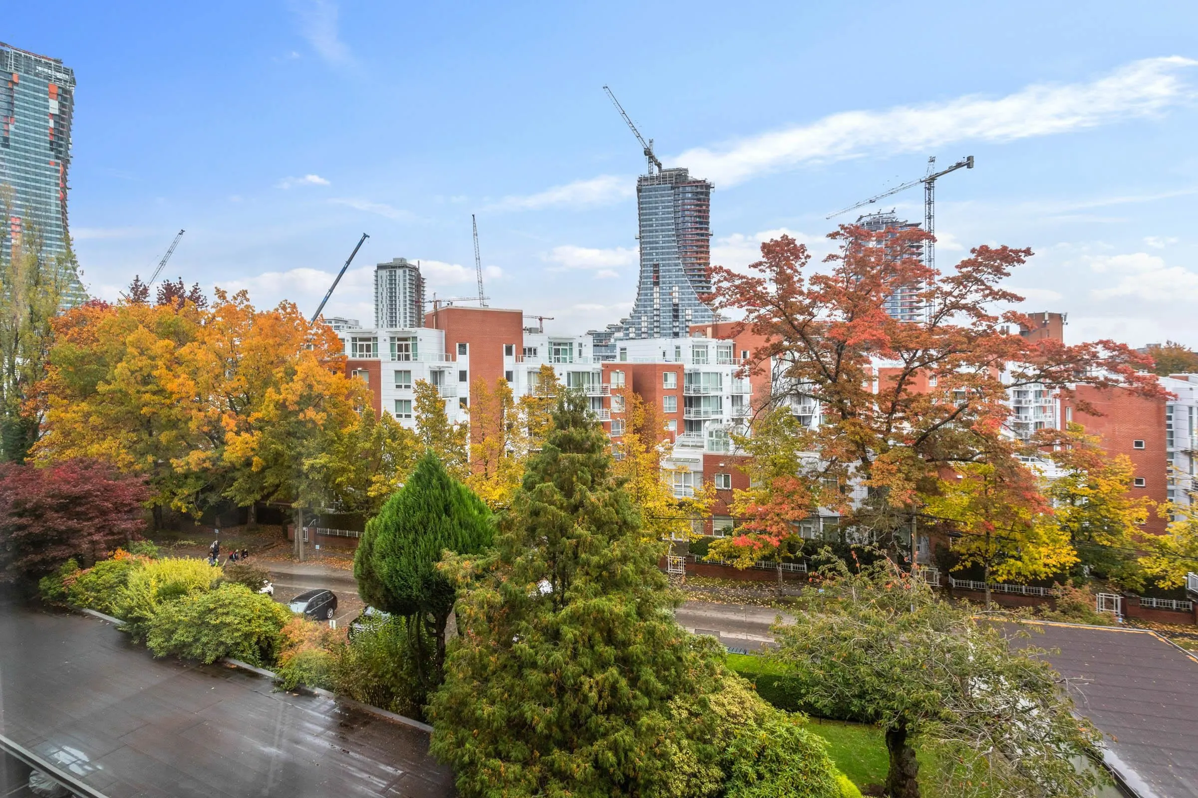 402 6026 Tisdall Street