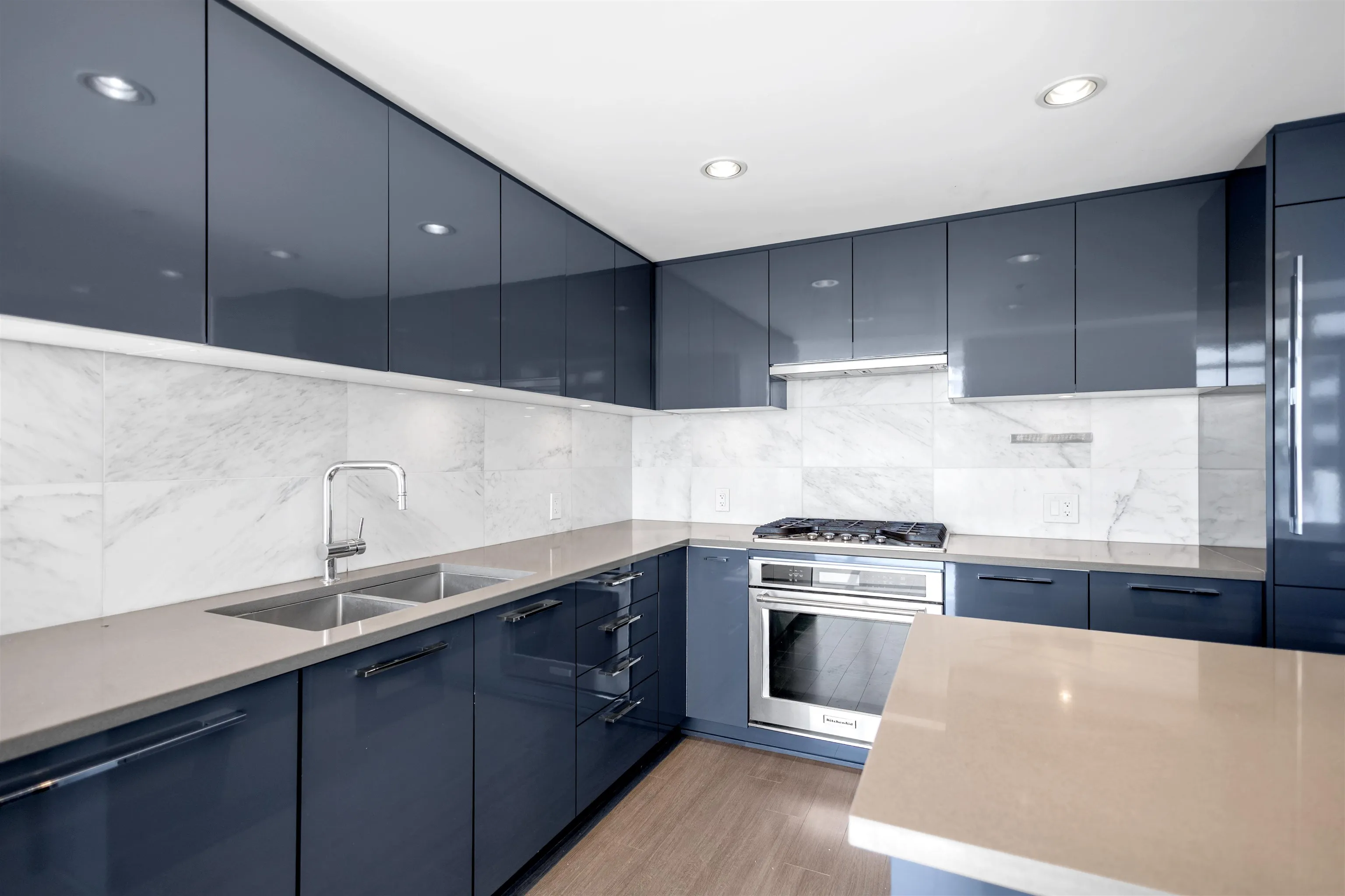 1701 6700 Dunblane Avenue