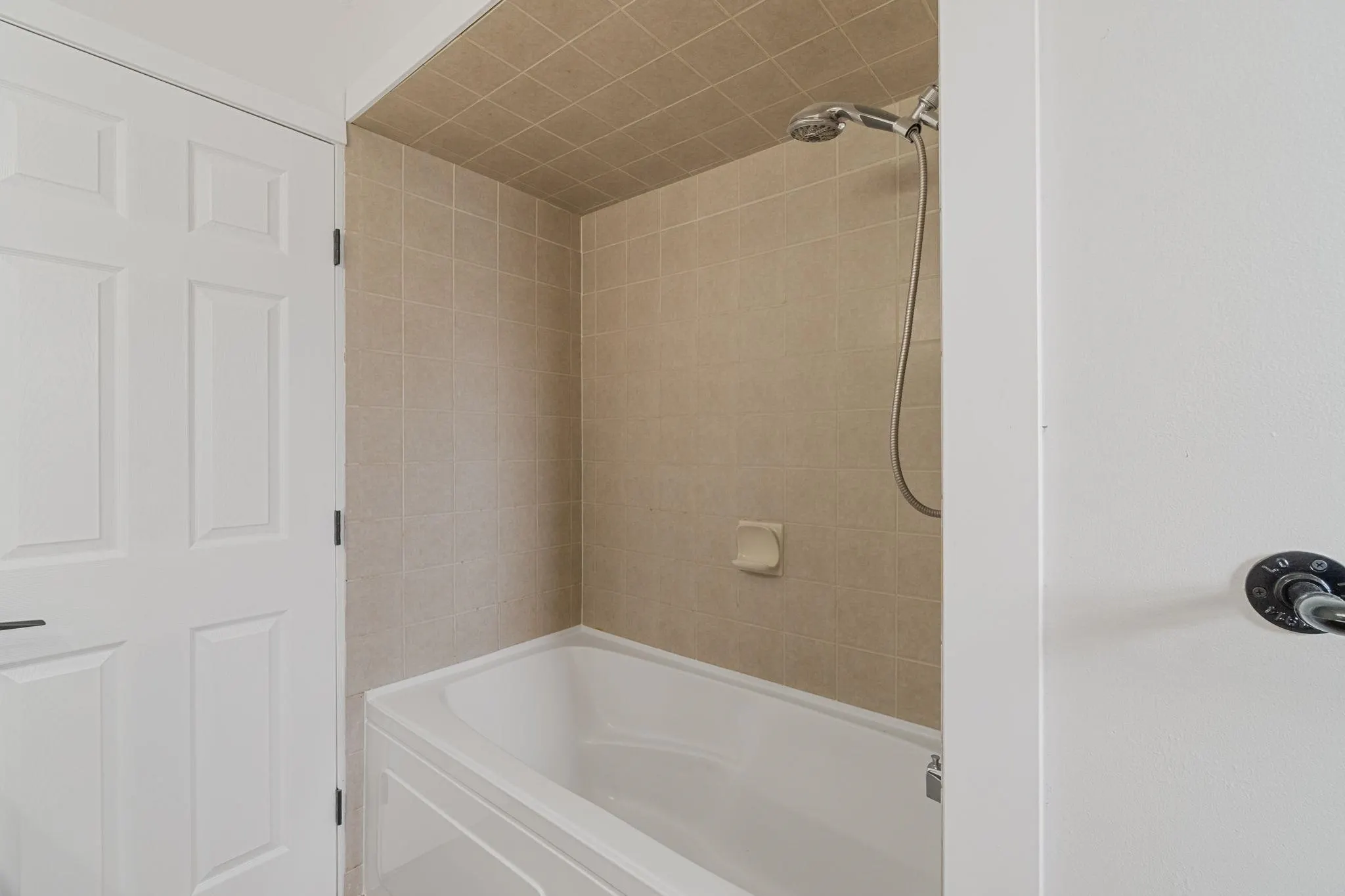 1431 Elinor Crescent