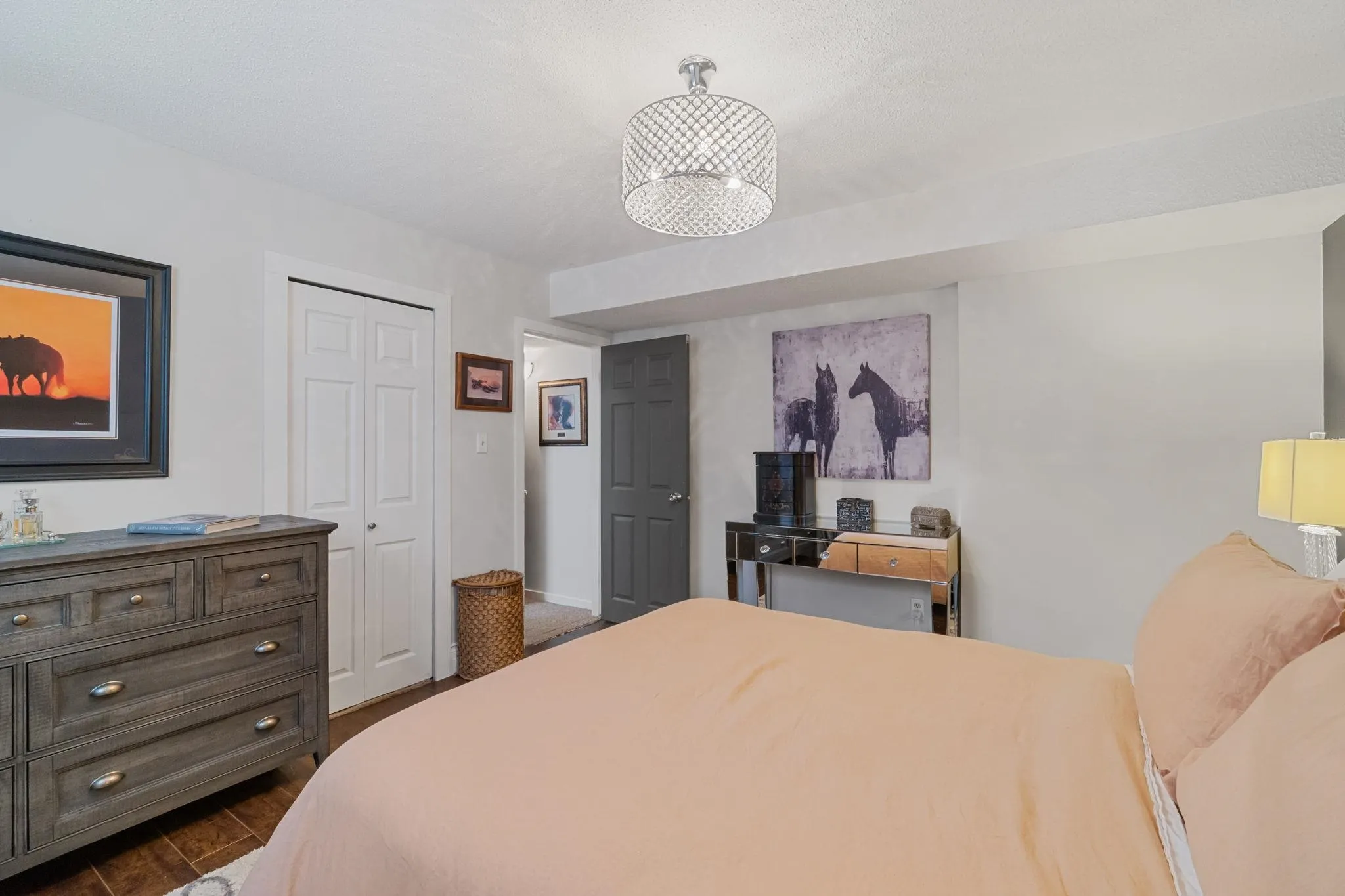 1431 Elinor Crescent