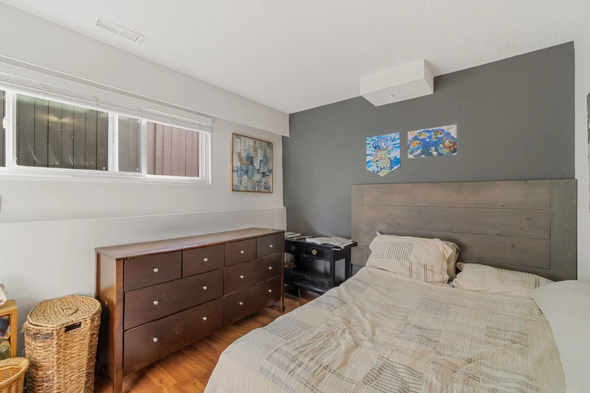 1431 Elinor Crescent