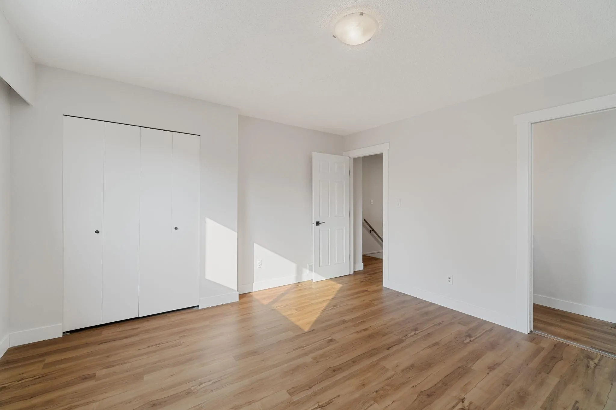 1431 Elinor Crescent