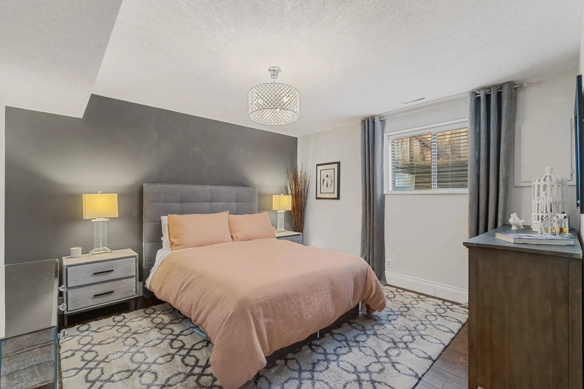 1431 Elinor Crescent