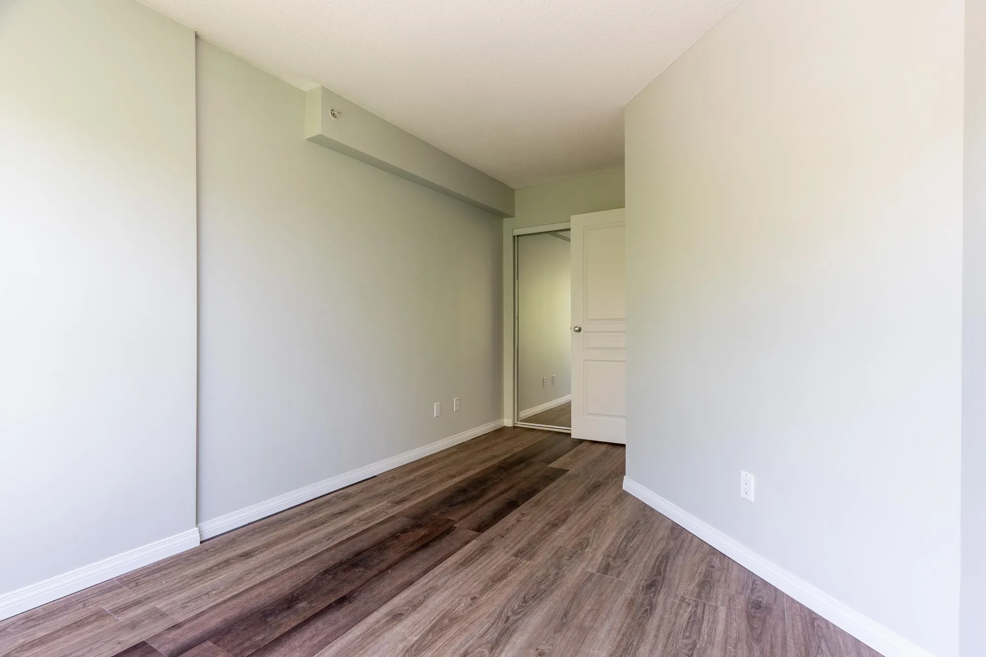 404 528 Rochester Avenue