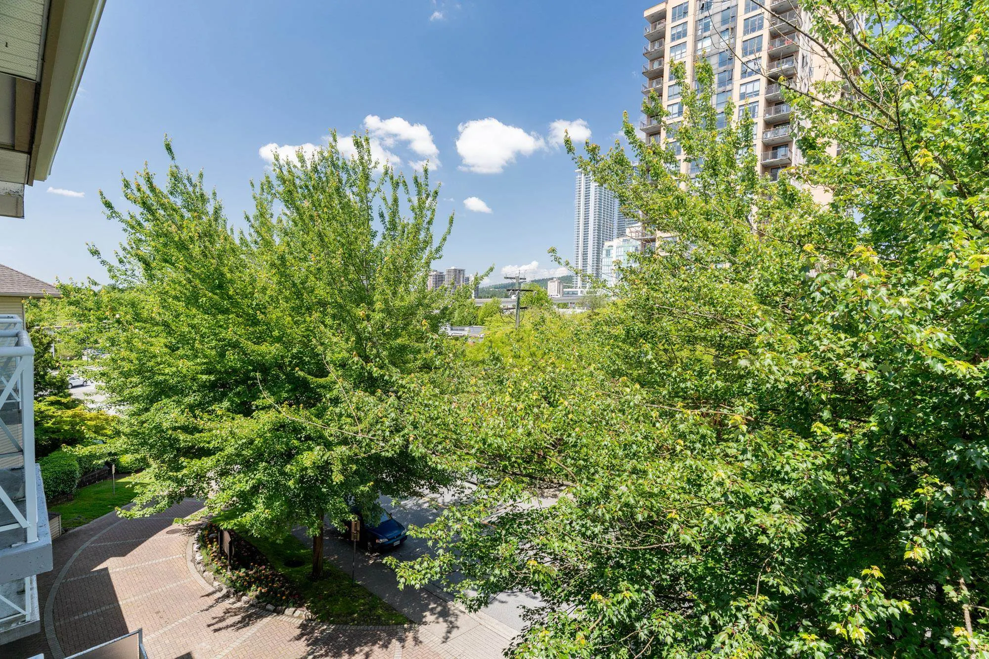 404 528 Rochester Avenue