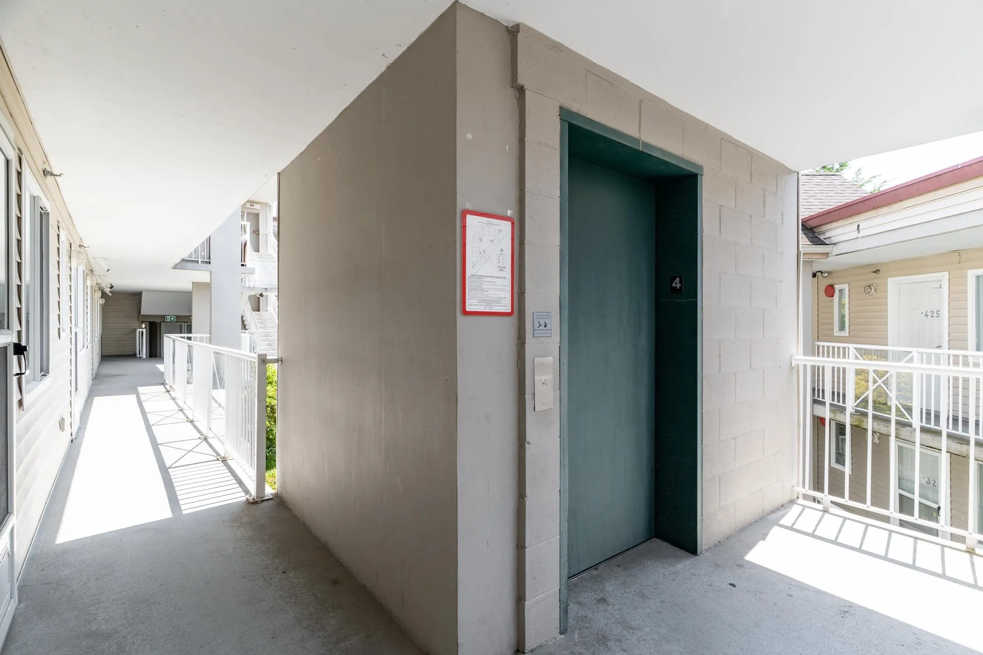 404 528 Rochester Avenue