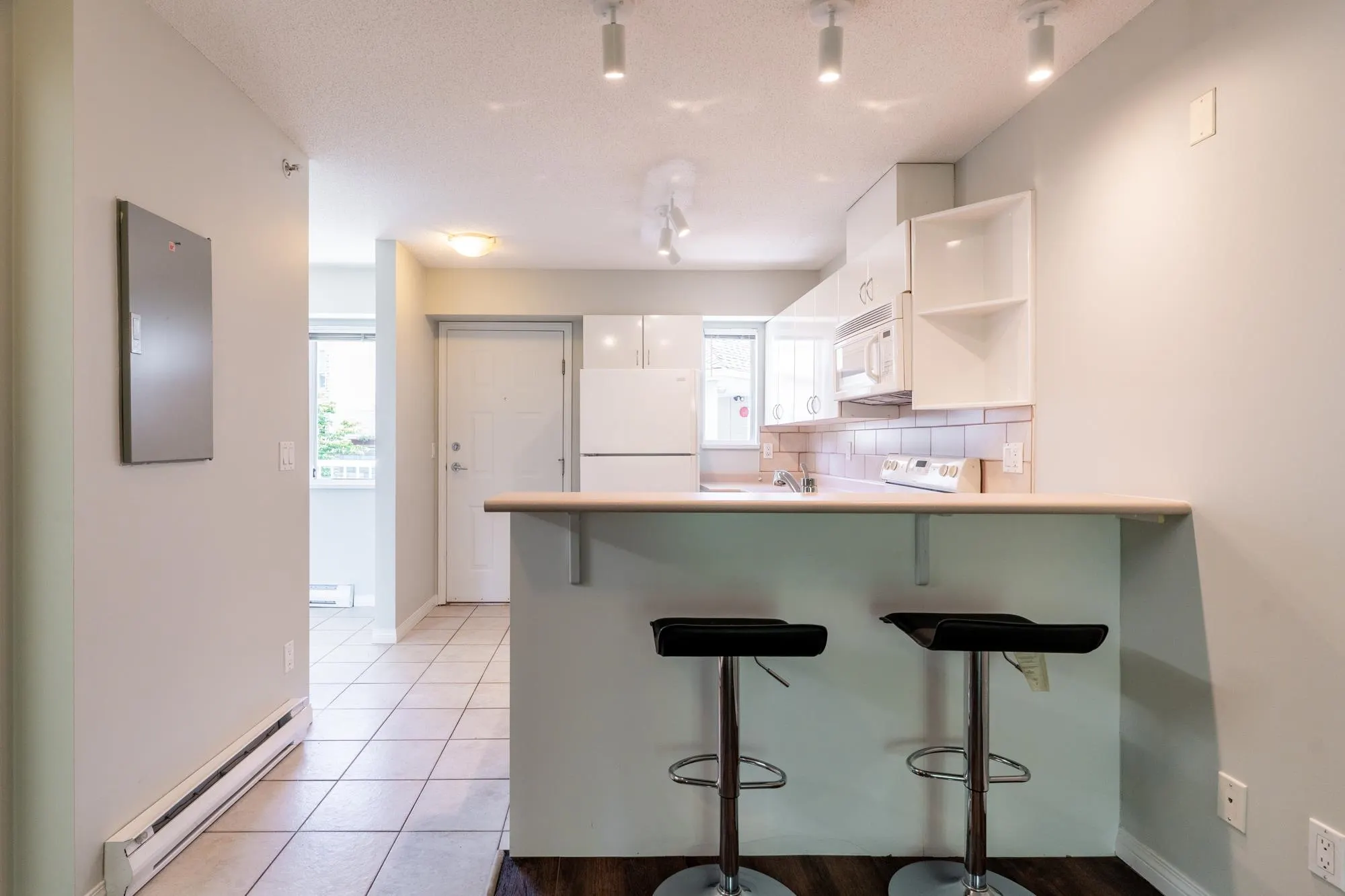 404 528 Rochester Avenue