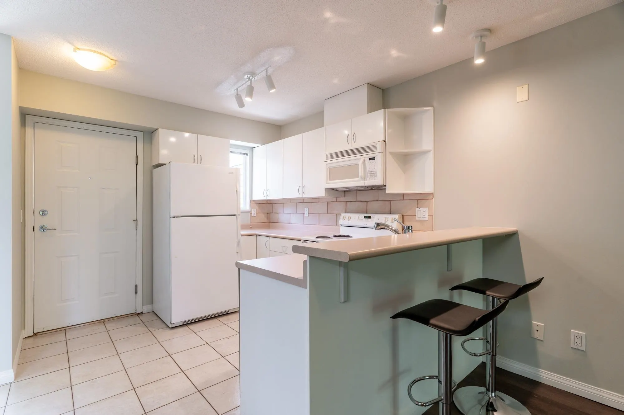 404 528 Rochester Avenue