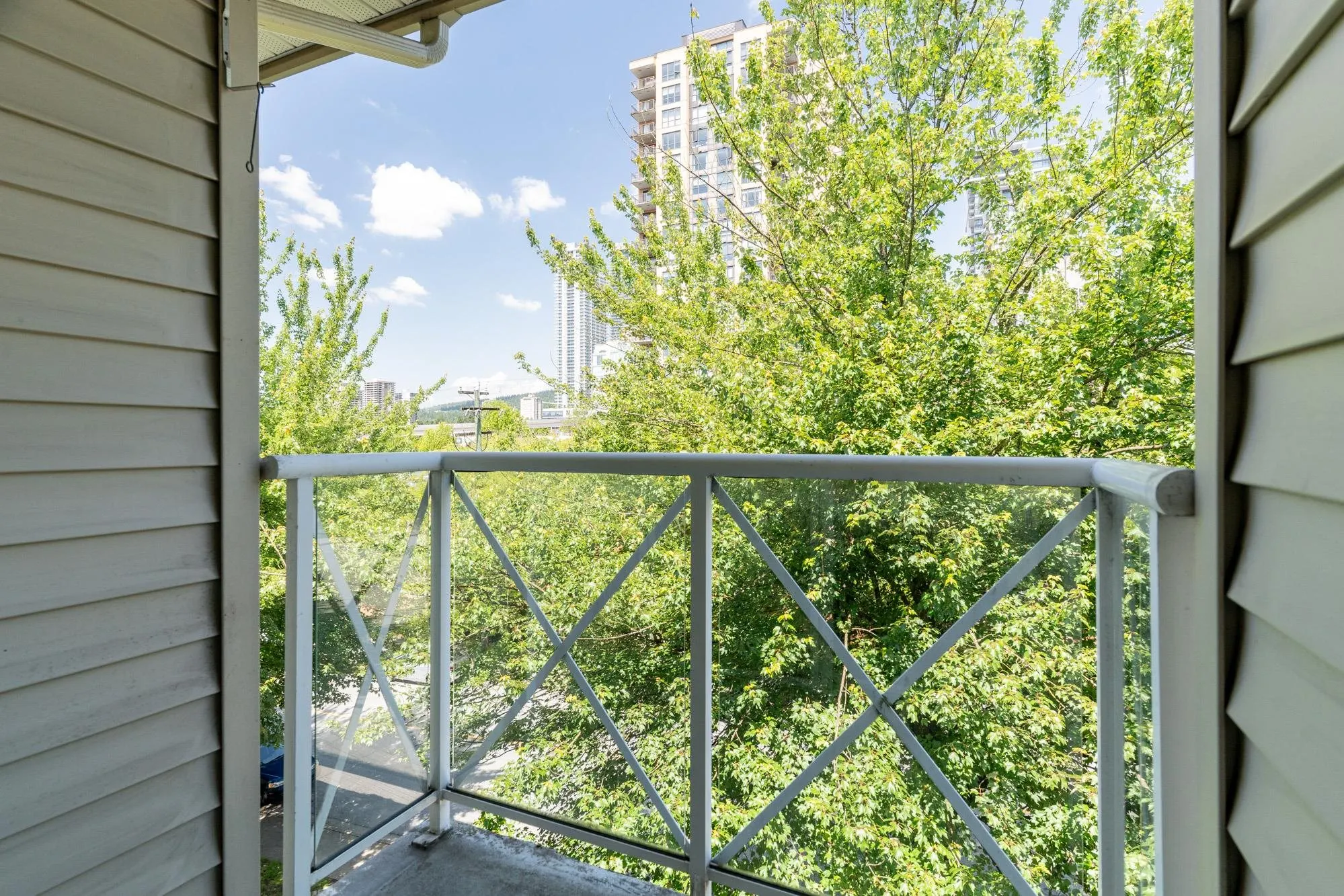 404 528 Rochester Avenue