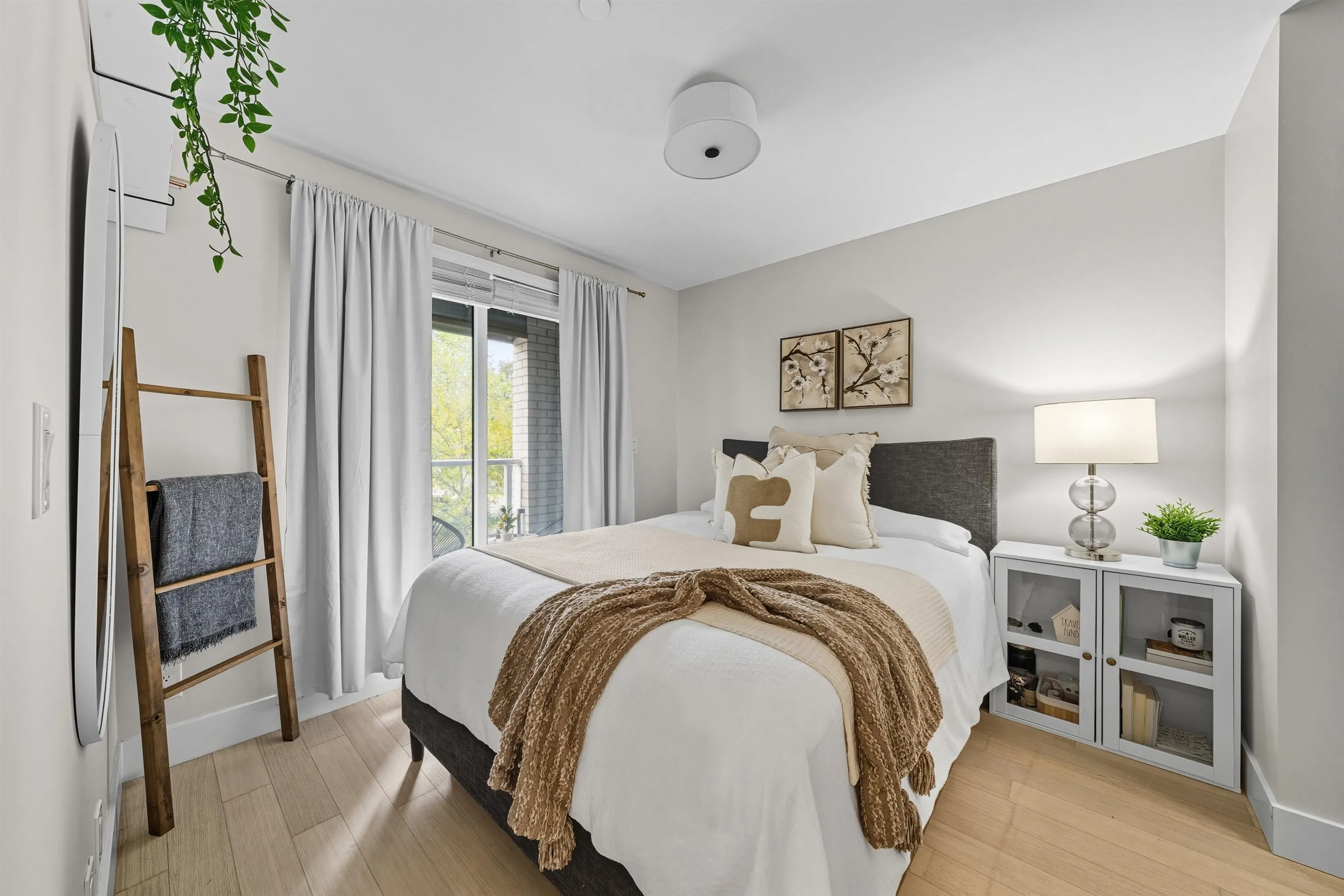 201 22226 Brown Avenue