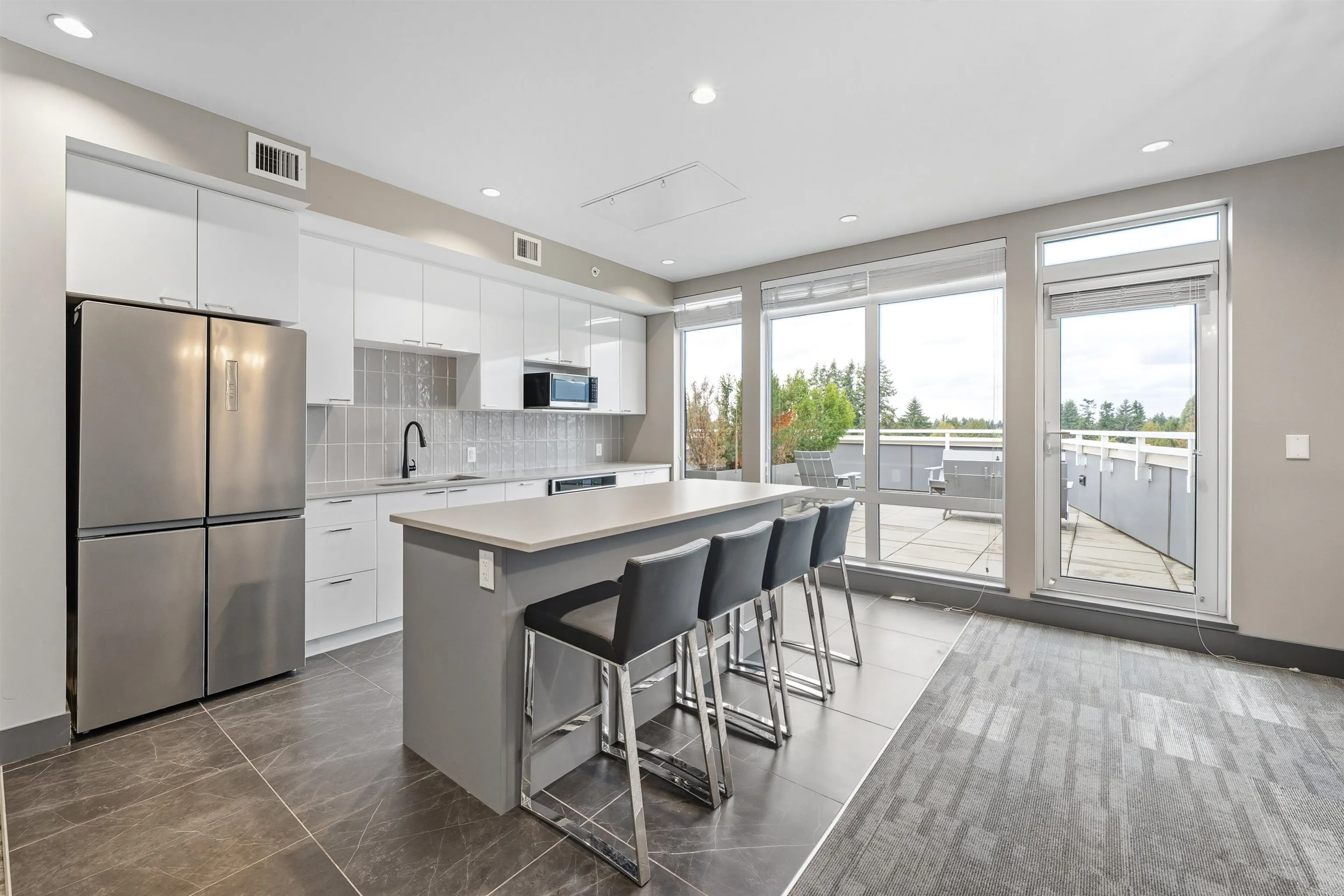 201 22226 Brown Avenue