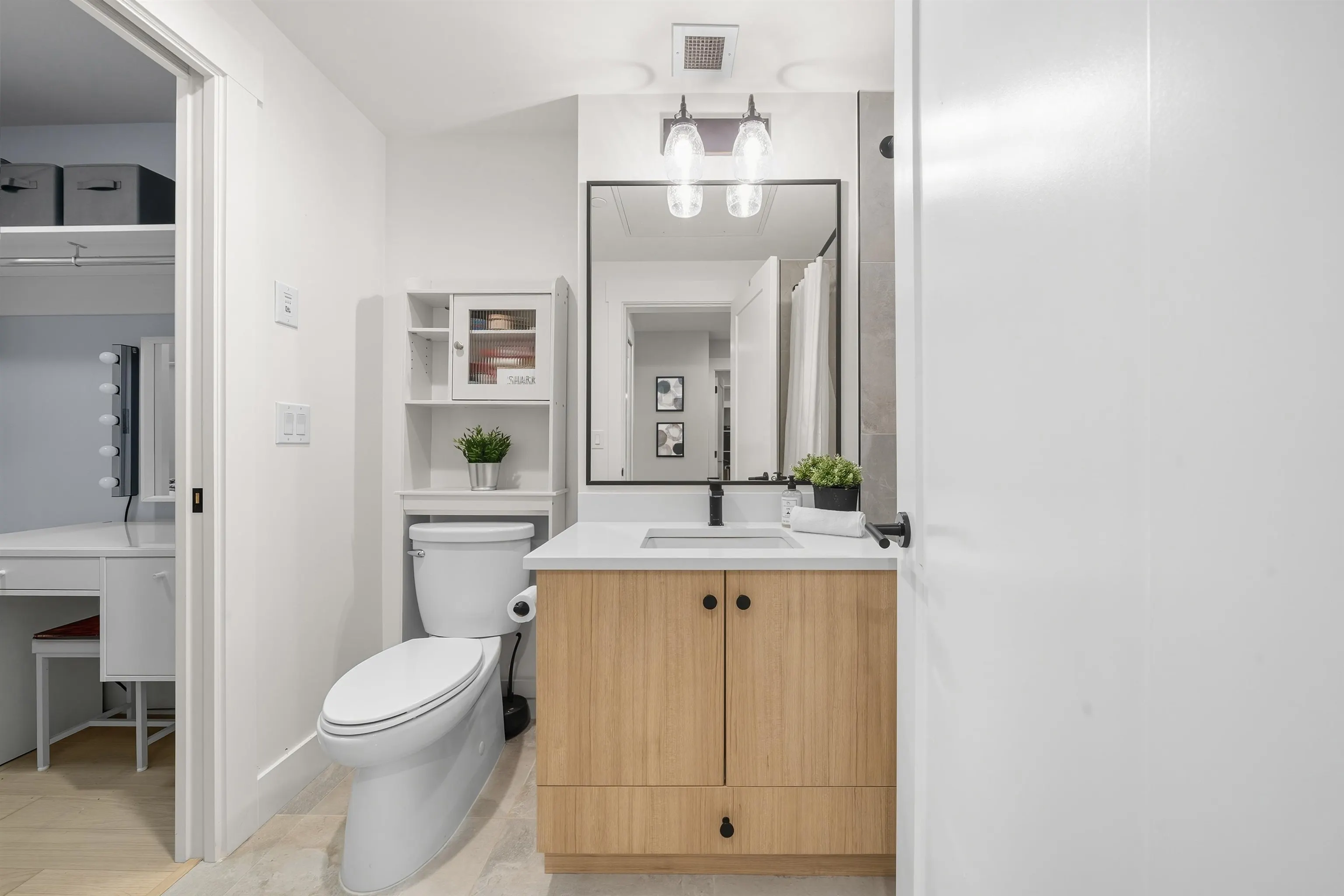 201 22226 Brown Avenue