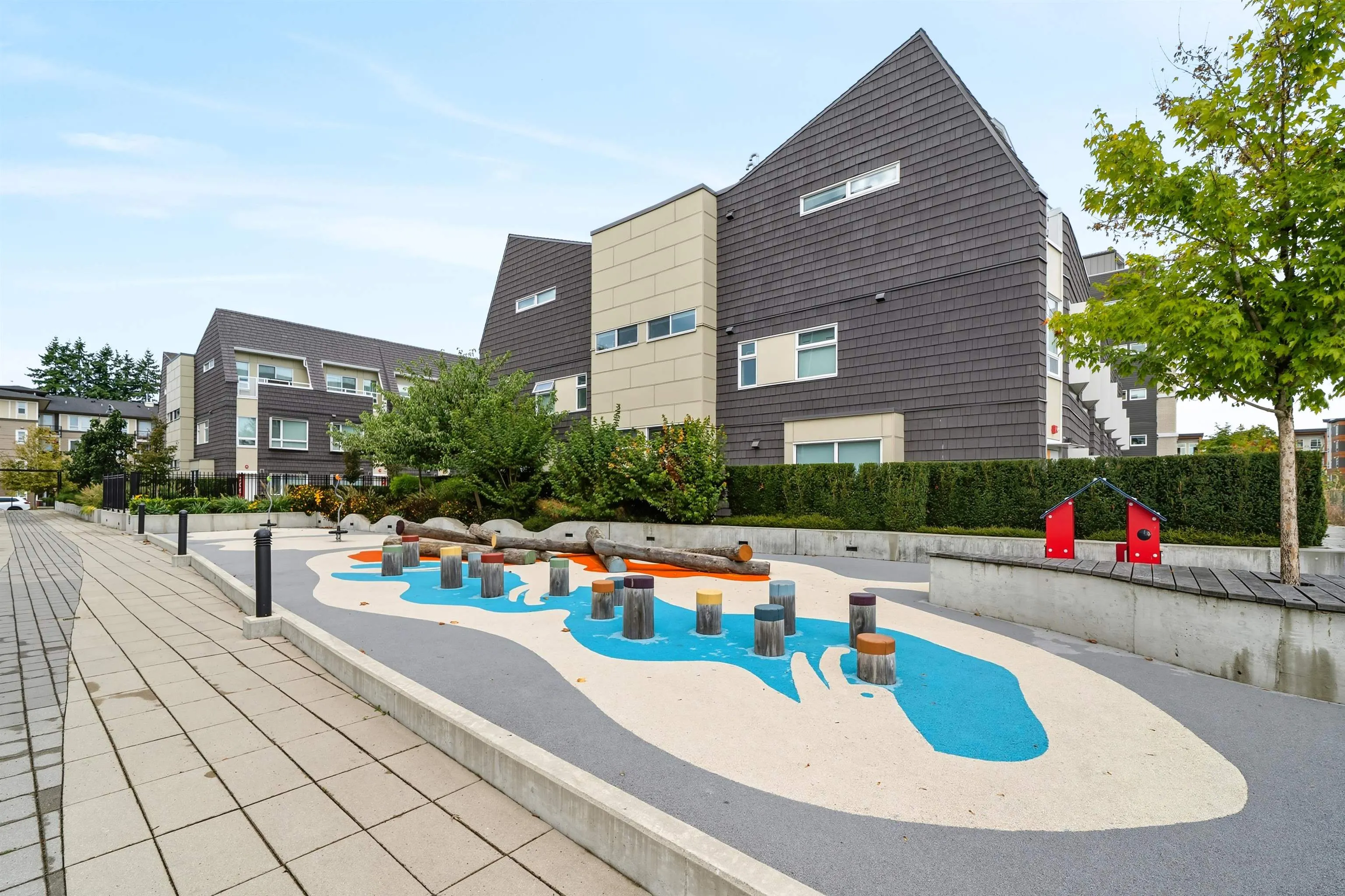 201 22226 Brown Avenue