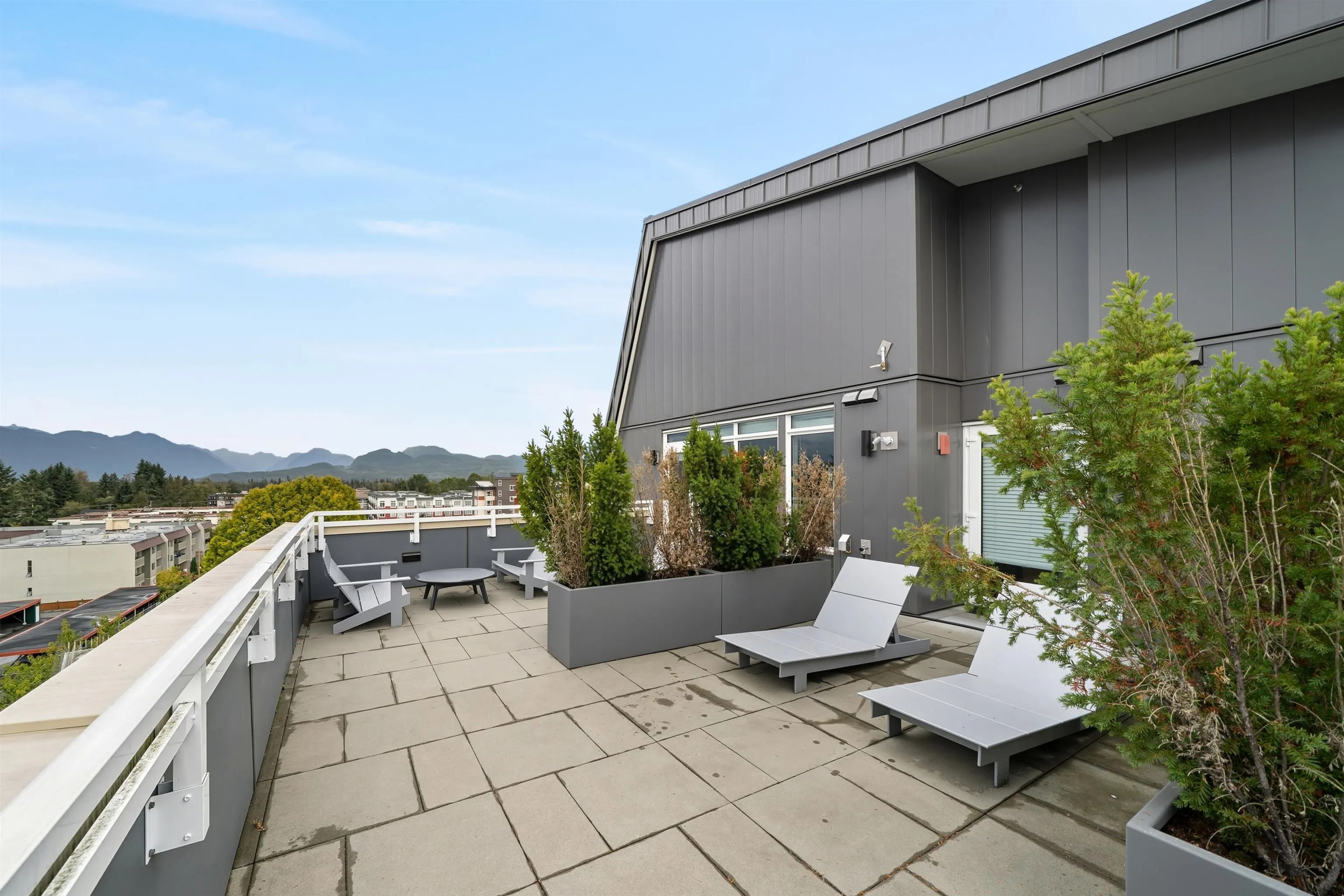 201 22226 Brown Avenue