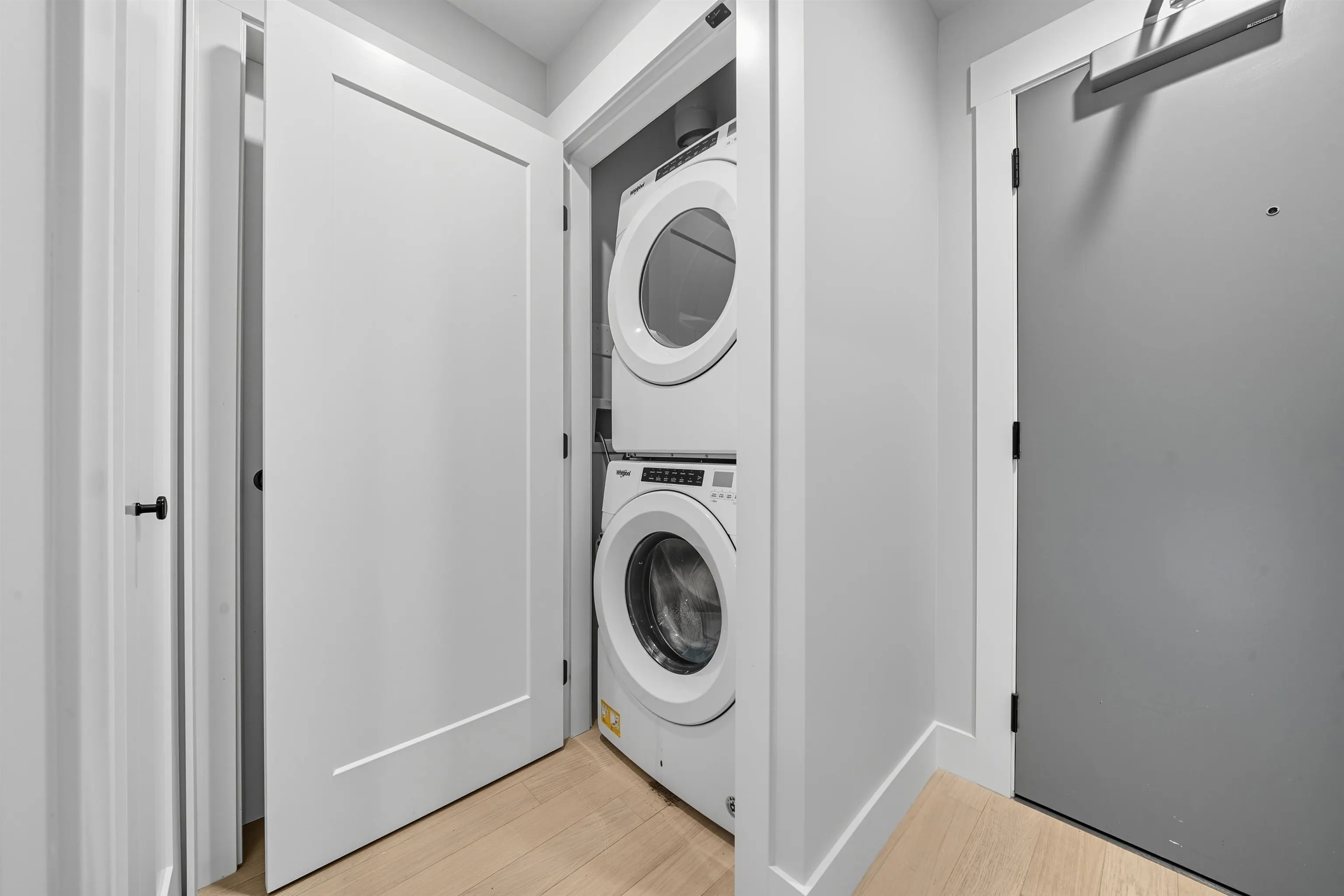 201 22226 Brown Avenue