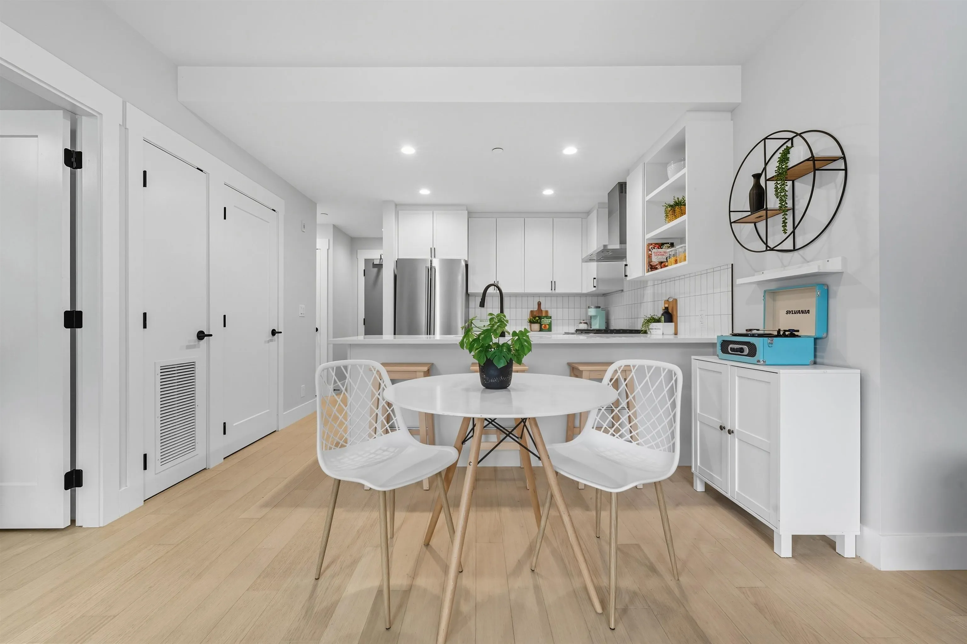 201 22226 Brown Avenue