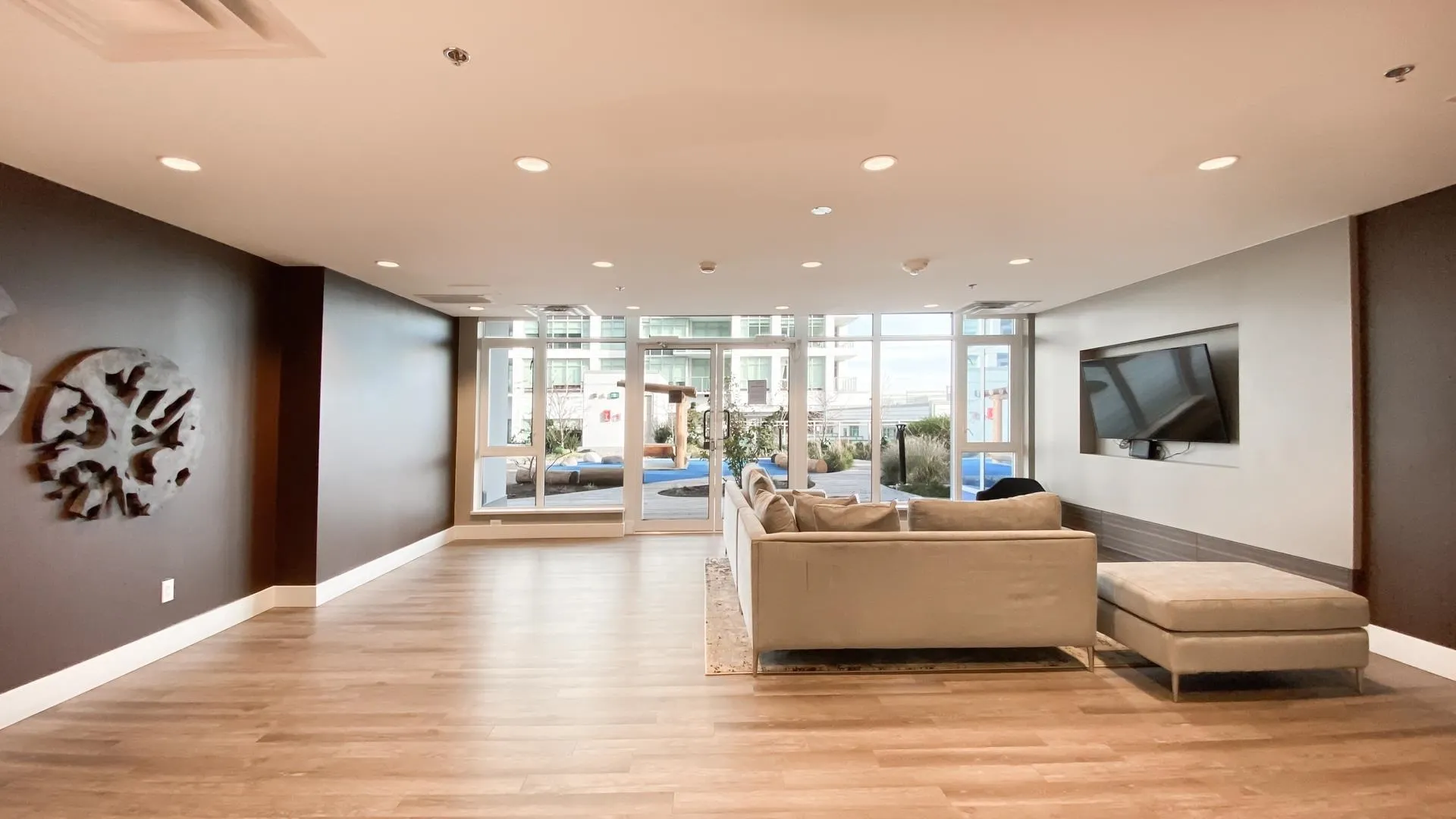 1604 2351 Beta Avenue