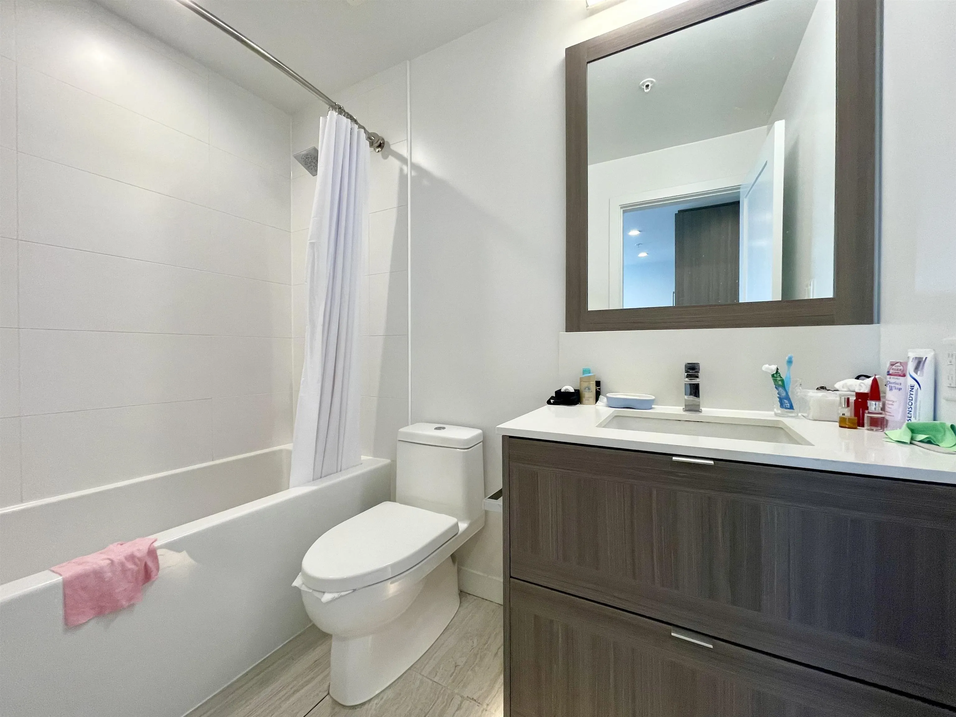 1604 2351 Beta Avenue