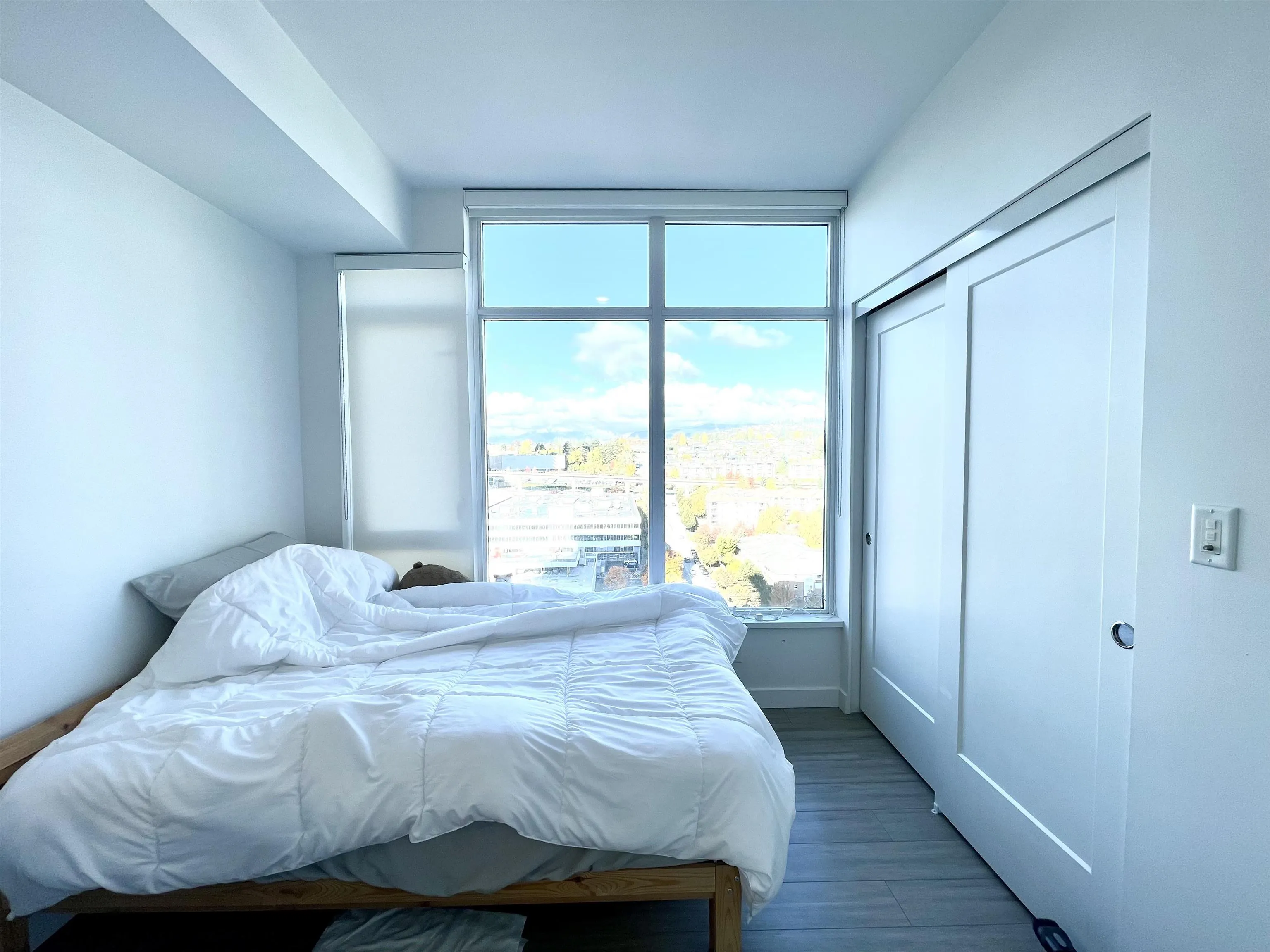 1604 2351 Beta Avenue