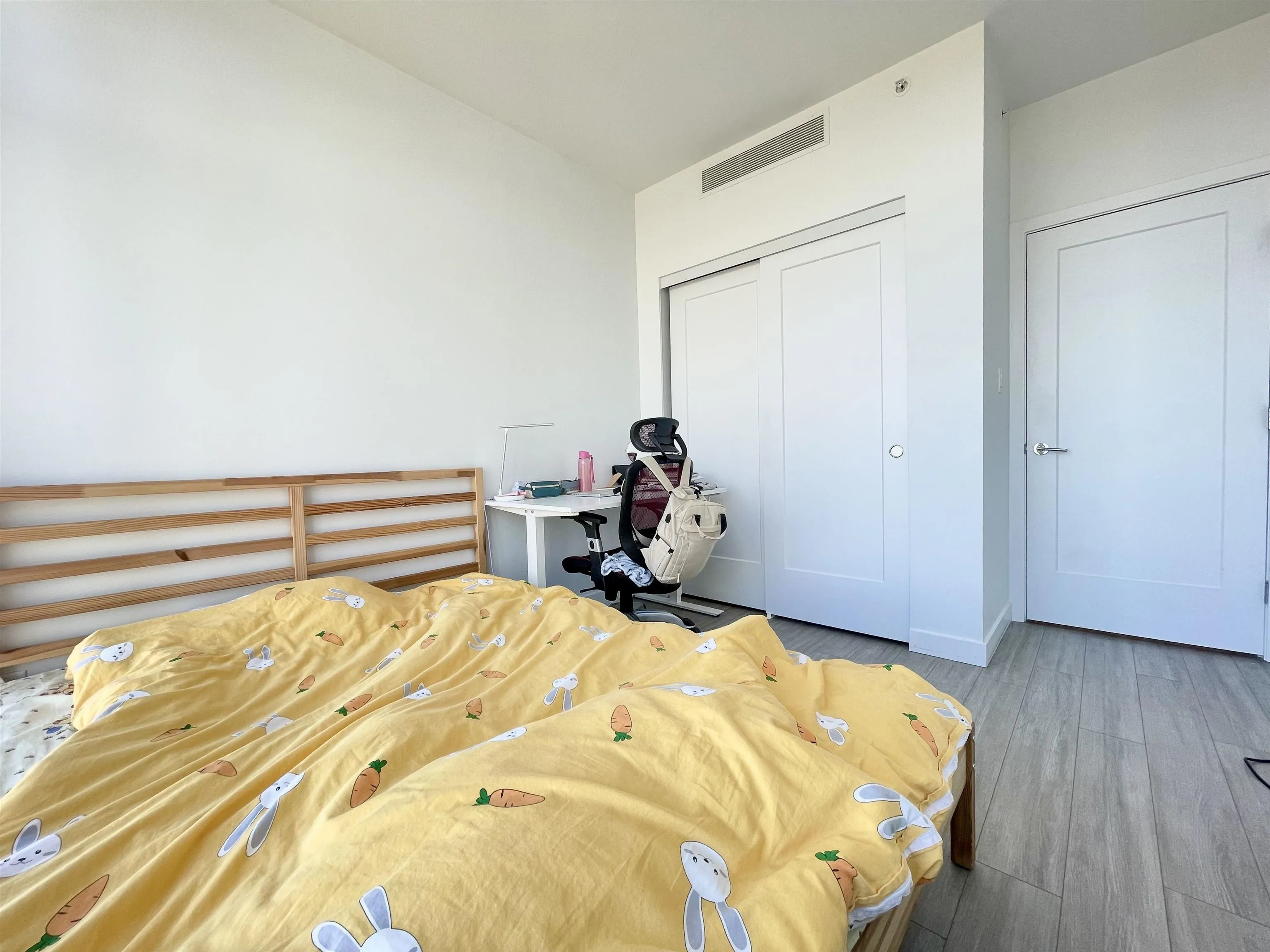 1604 2351 Beta Avenue