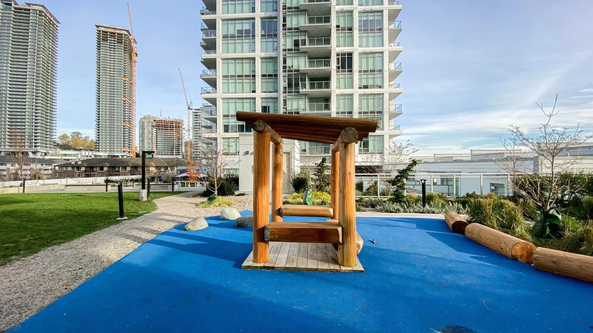 1604 2351 Beta Avenue