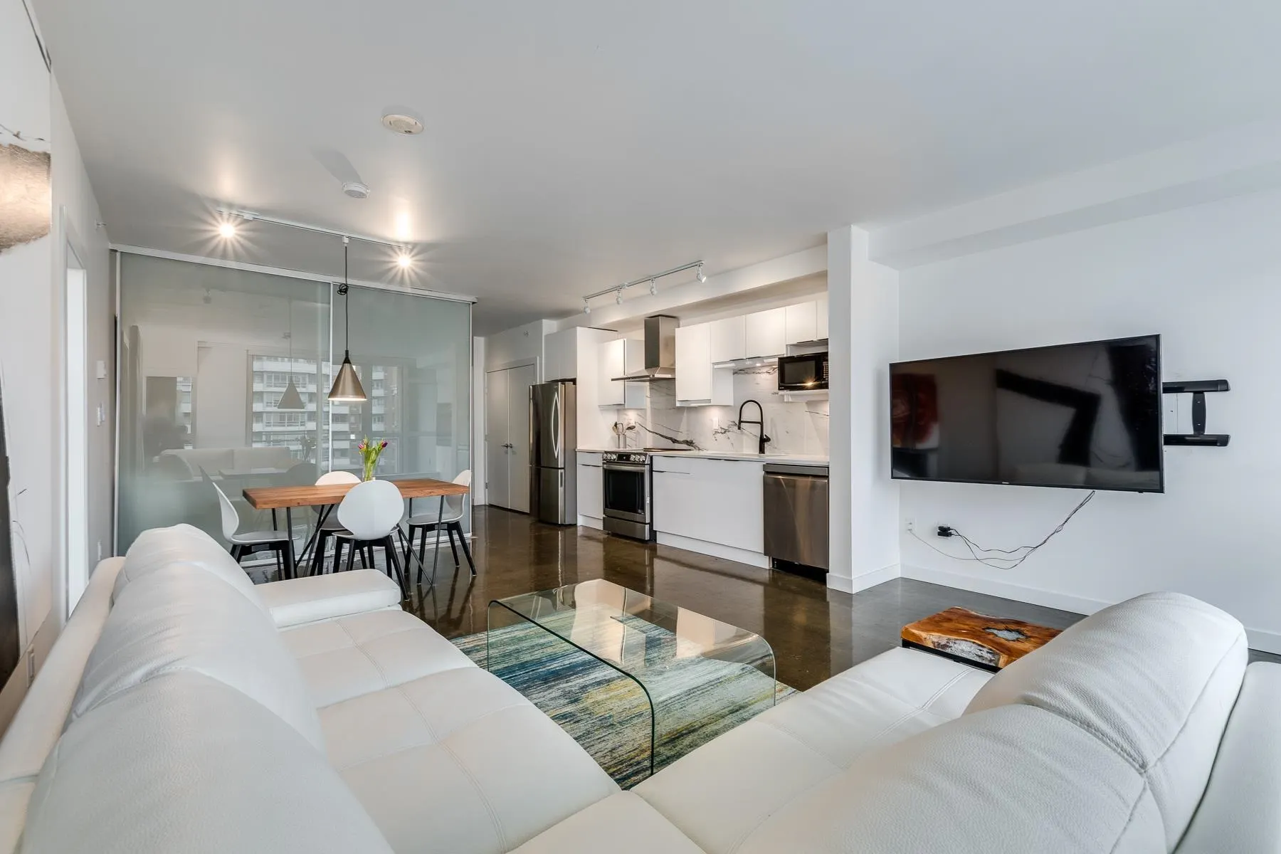 714 221 Union Street