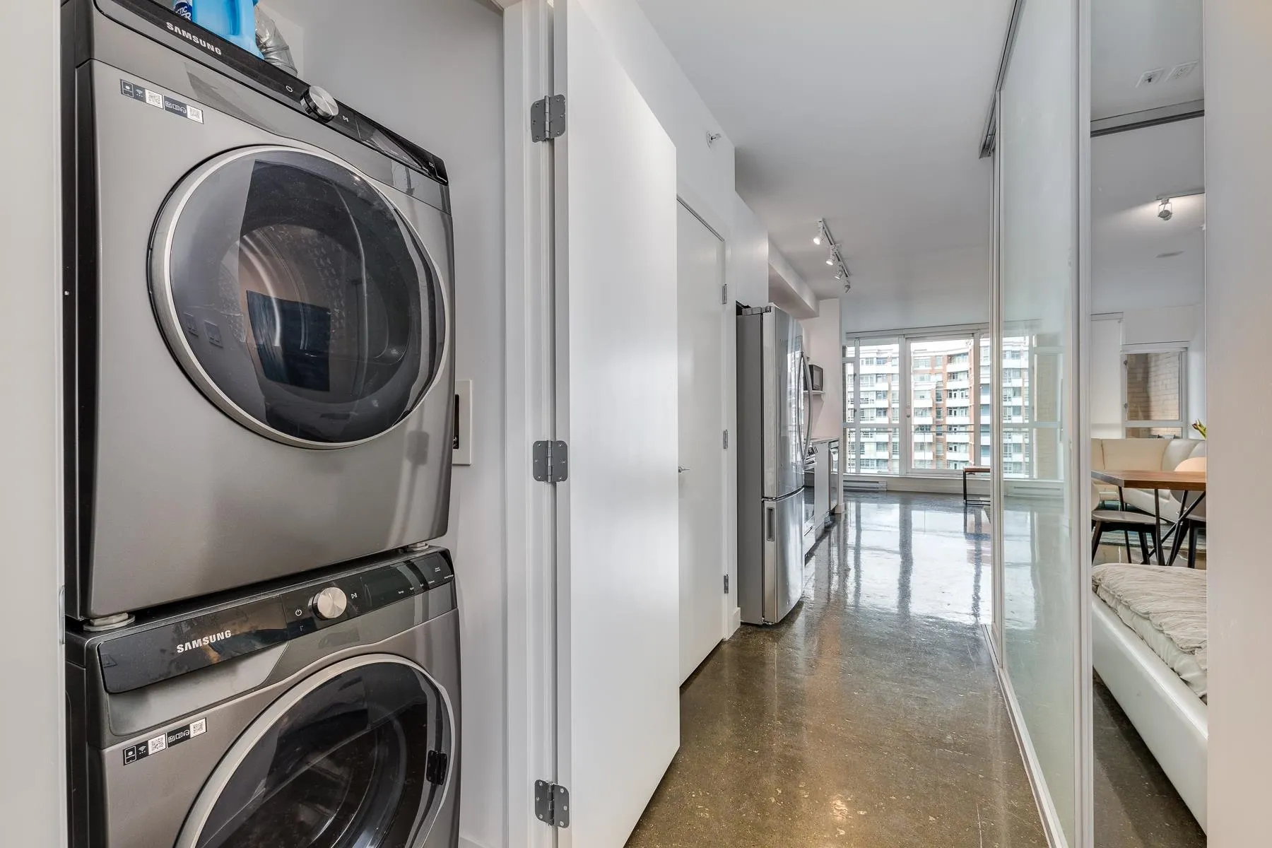 714 221 Union Street