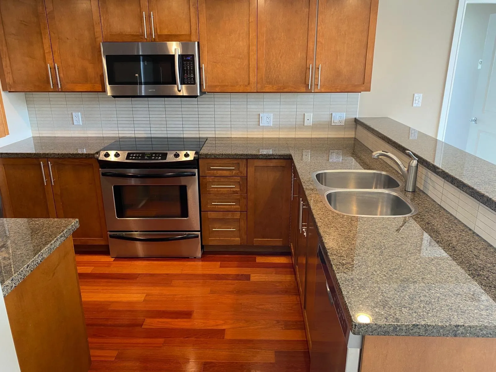 1503 288 Ungless Way