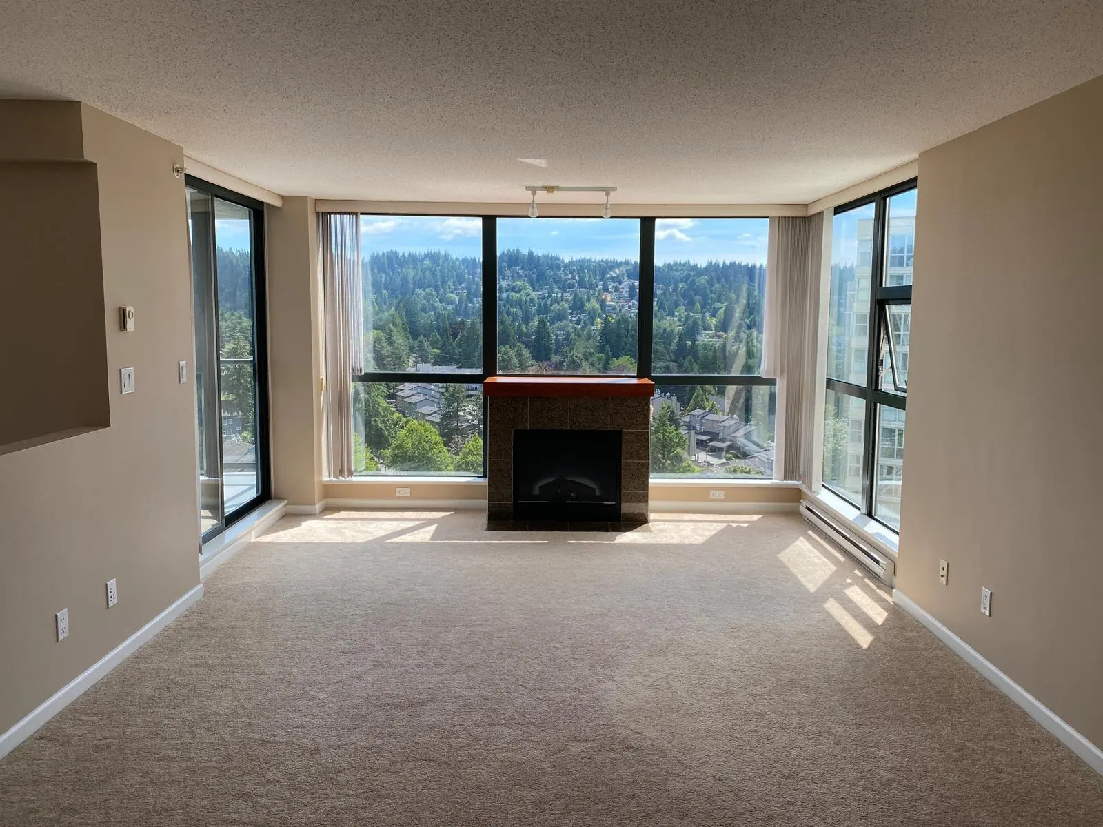 1503 288 Ungless Way