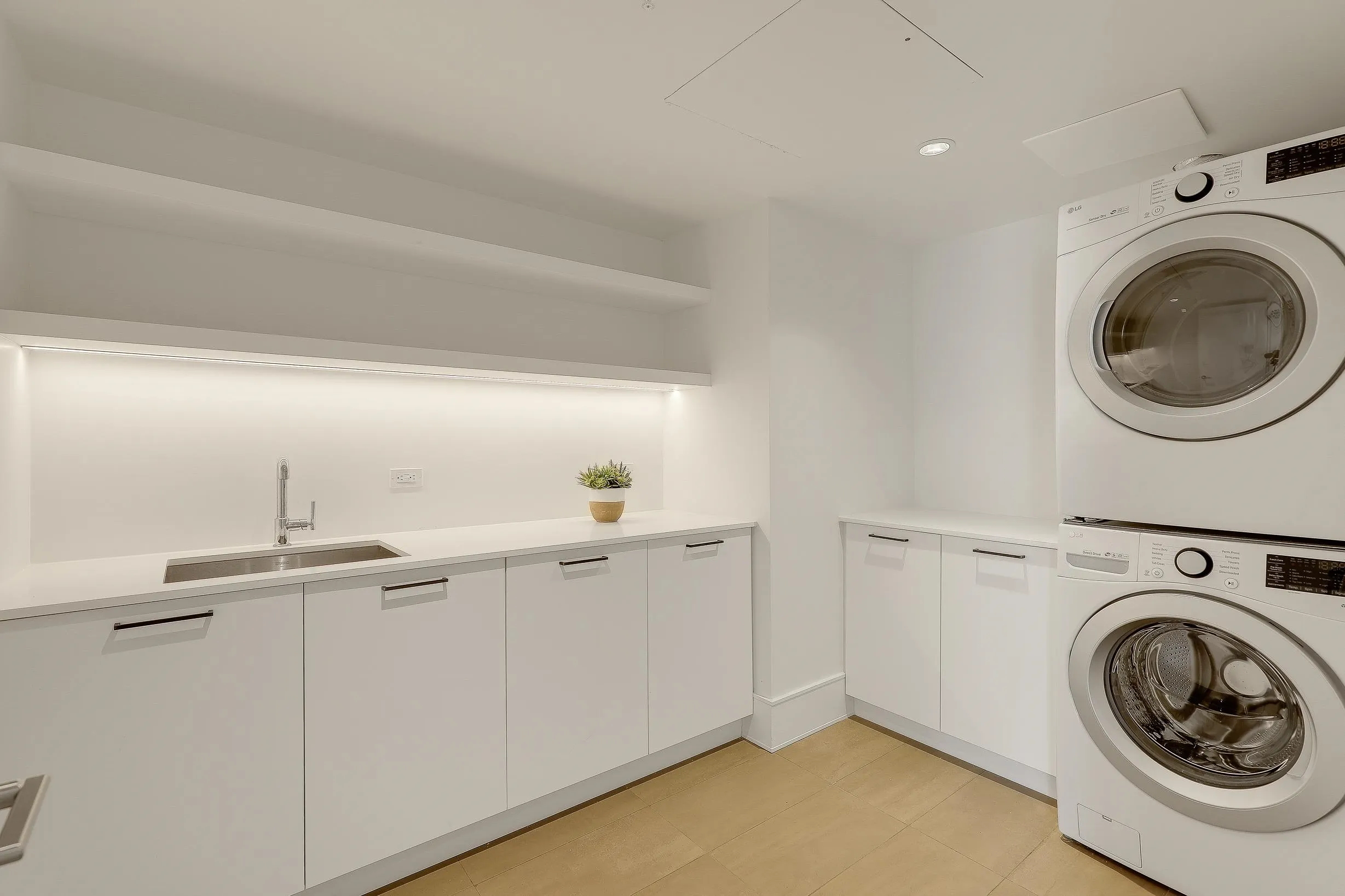 1401 1501 Foster Street