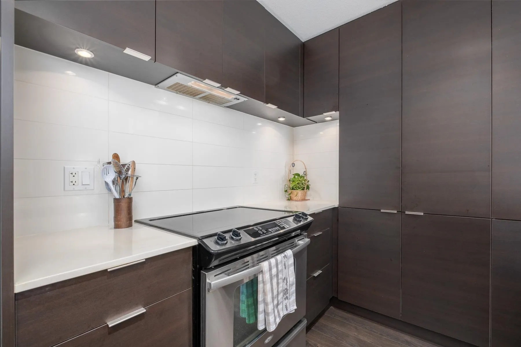 410 1673 Lloyd Avenue