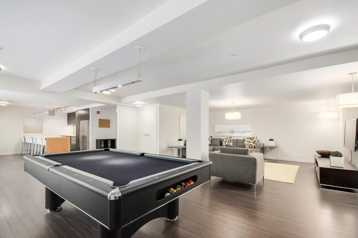 410 1673 Lloyd Avenue