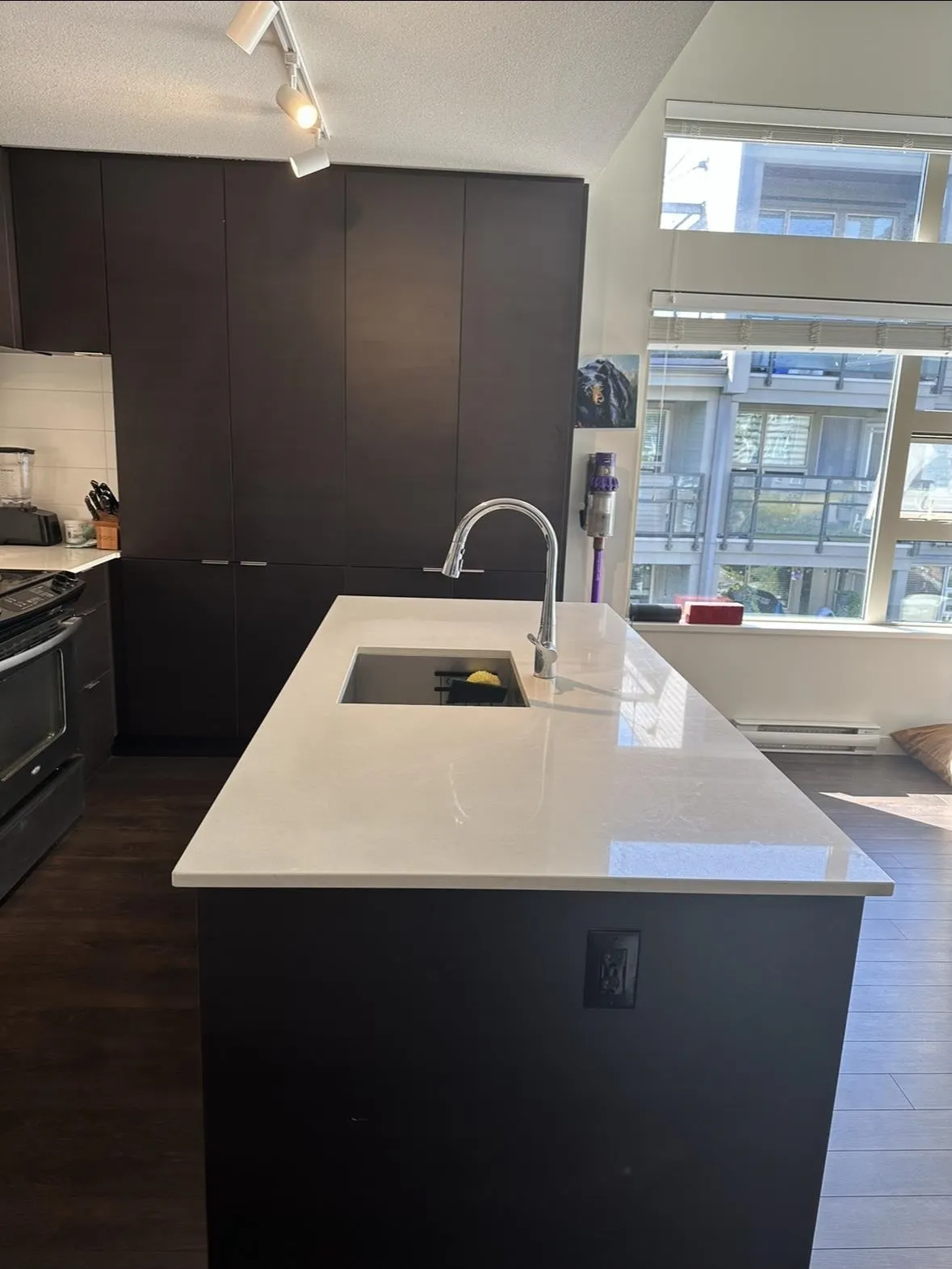 410 1673 Lloyd Avenue