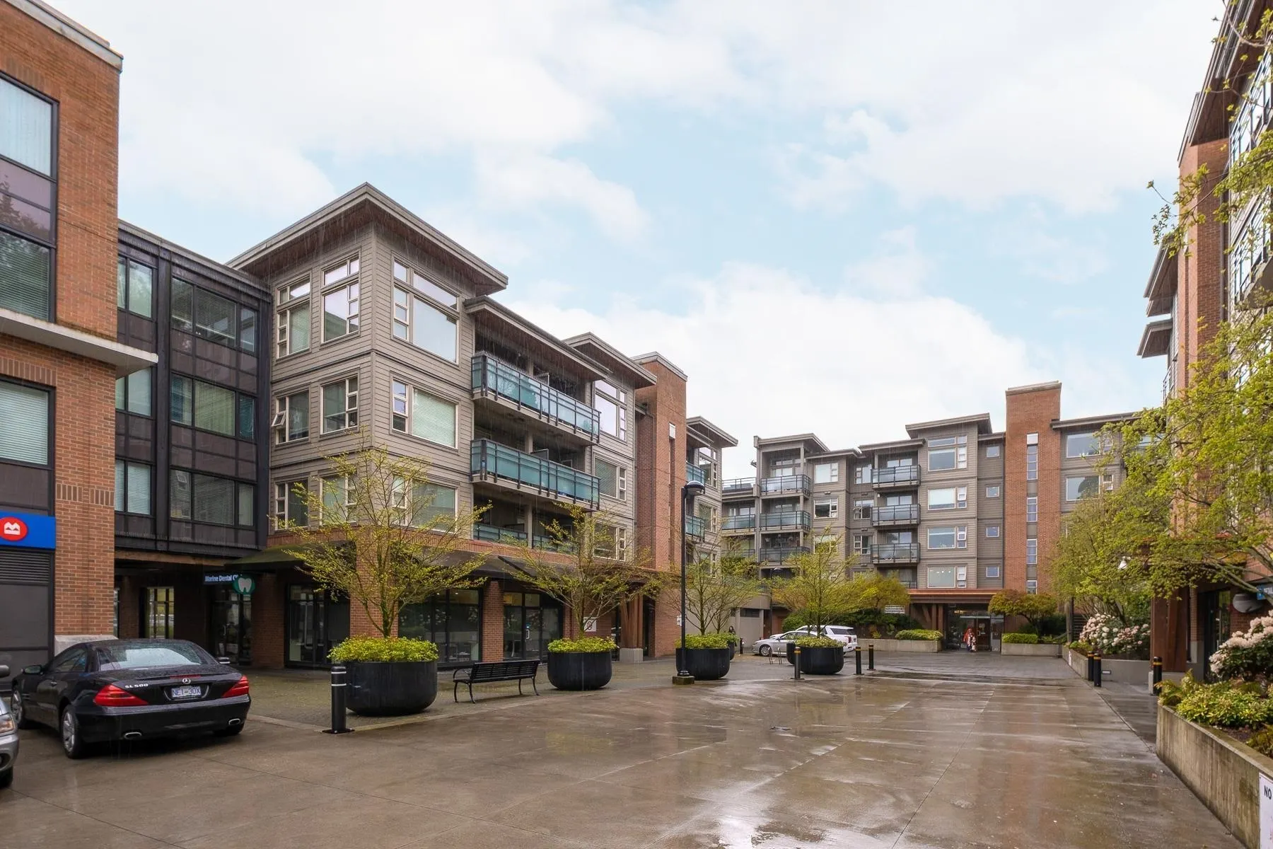 410 1673 Lloyd Avenue