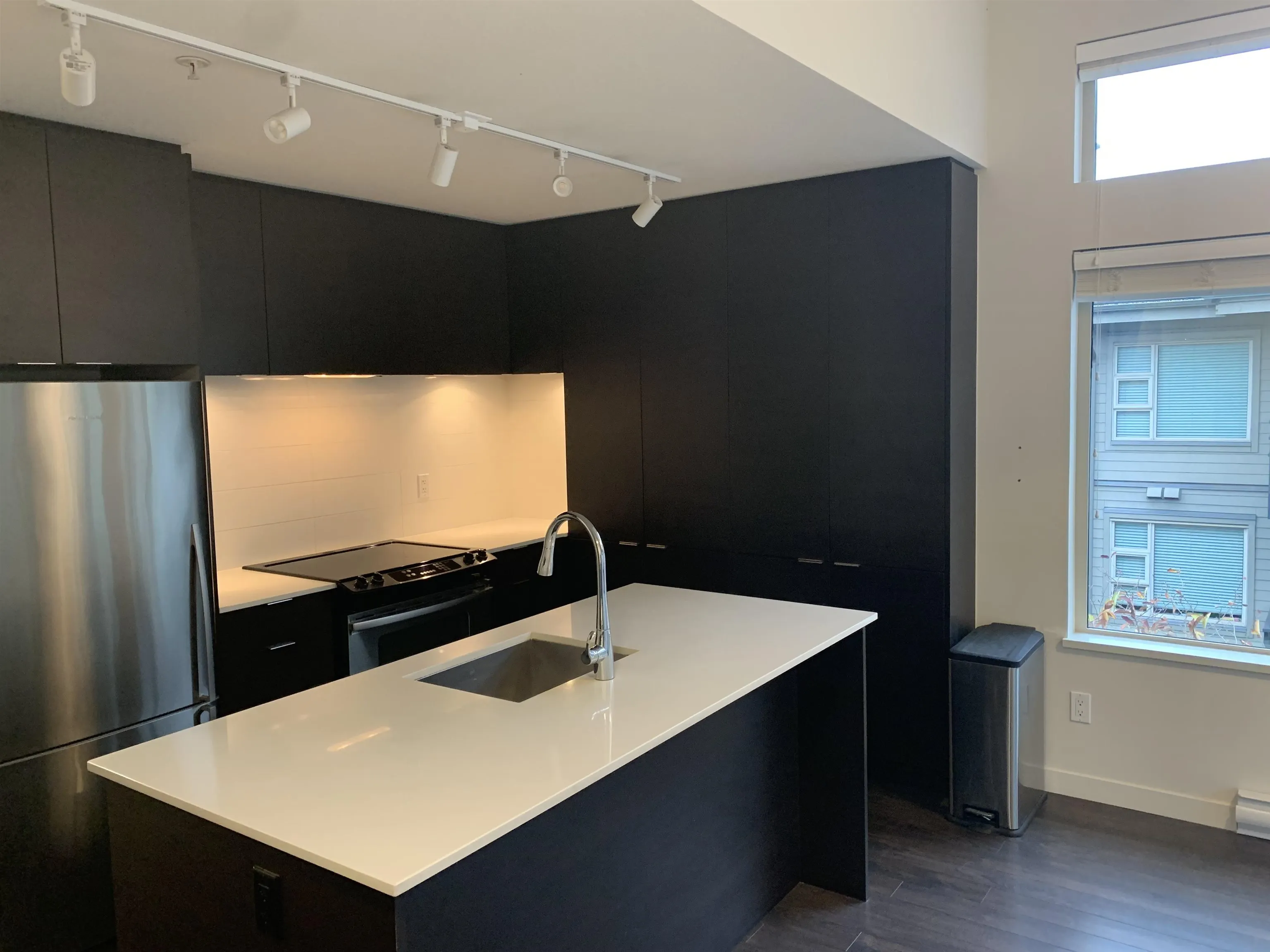 410 1673 Lloyd Avenue