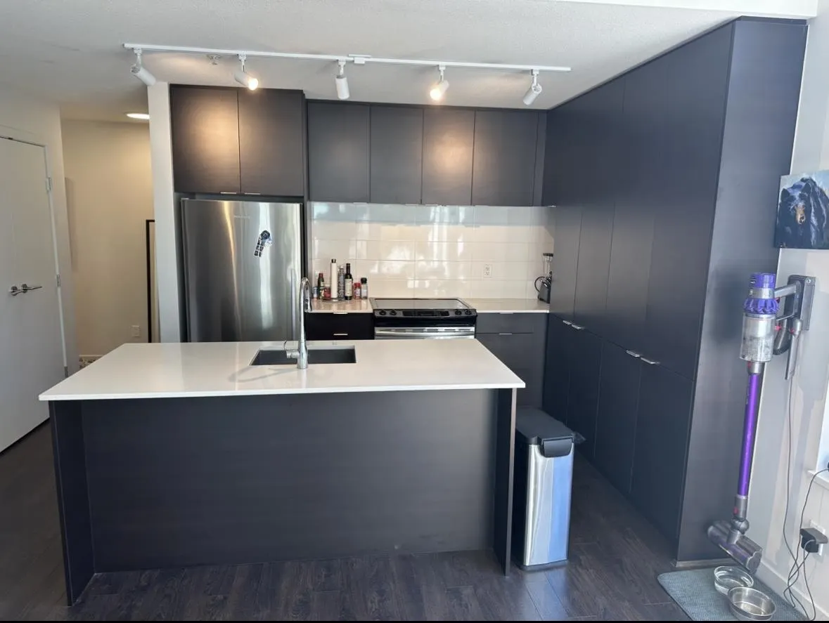 410 1673 Lloyd Avenue