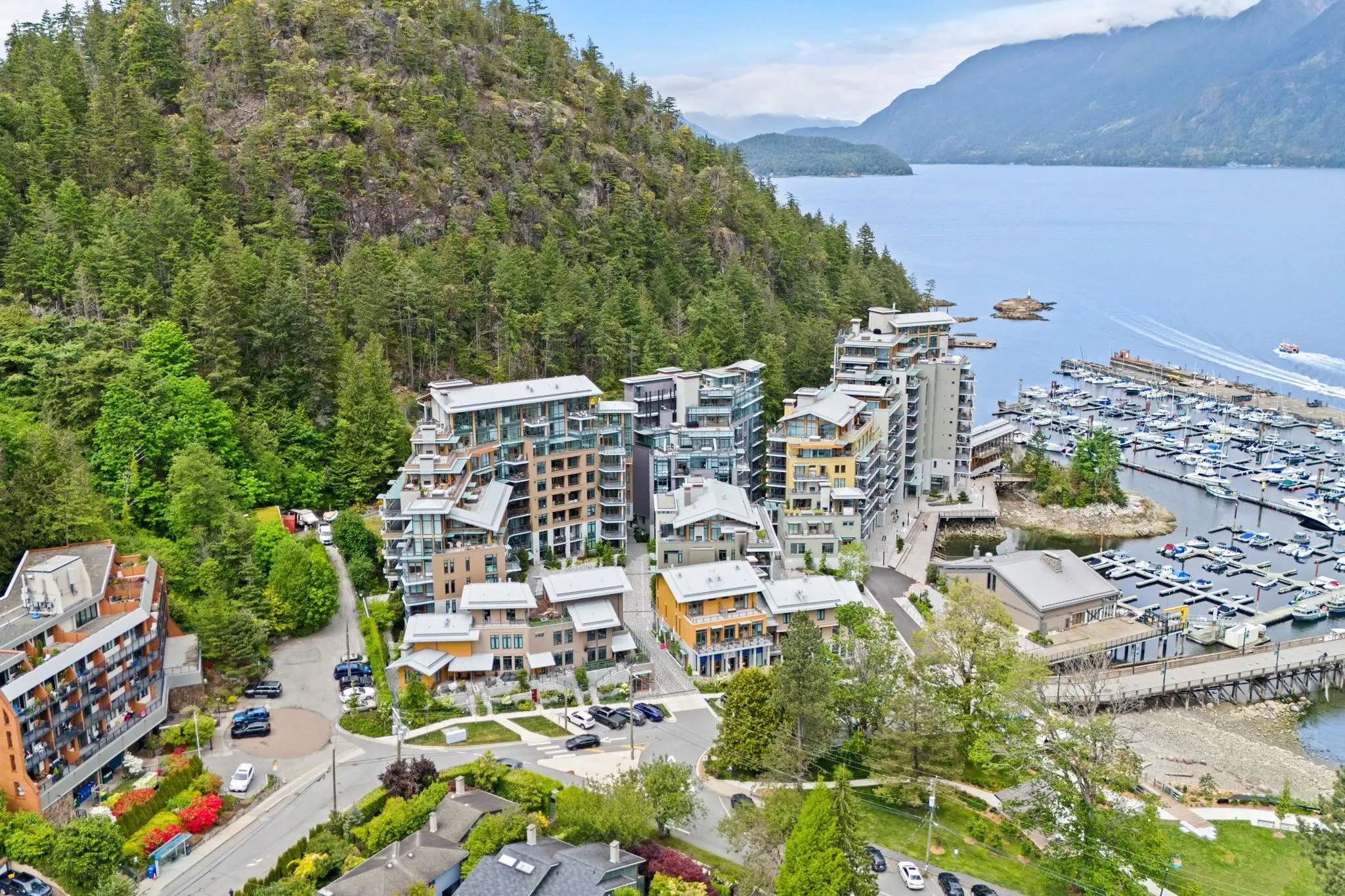 203 6697 Nelson Avenue