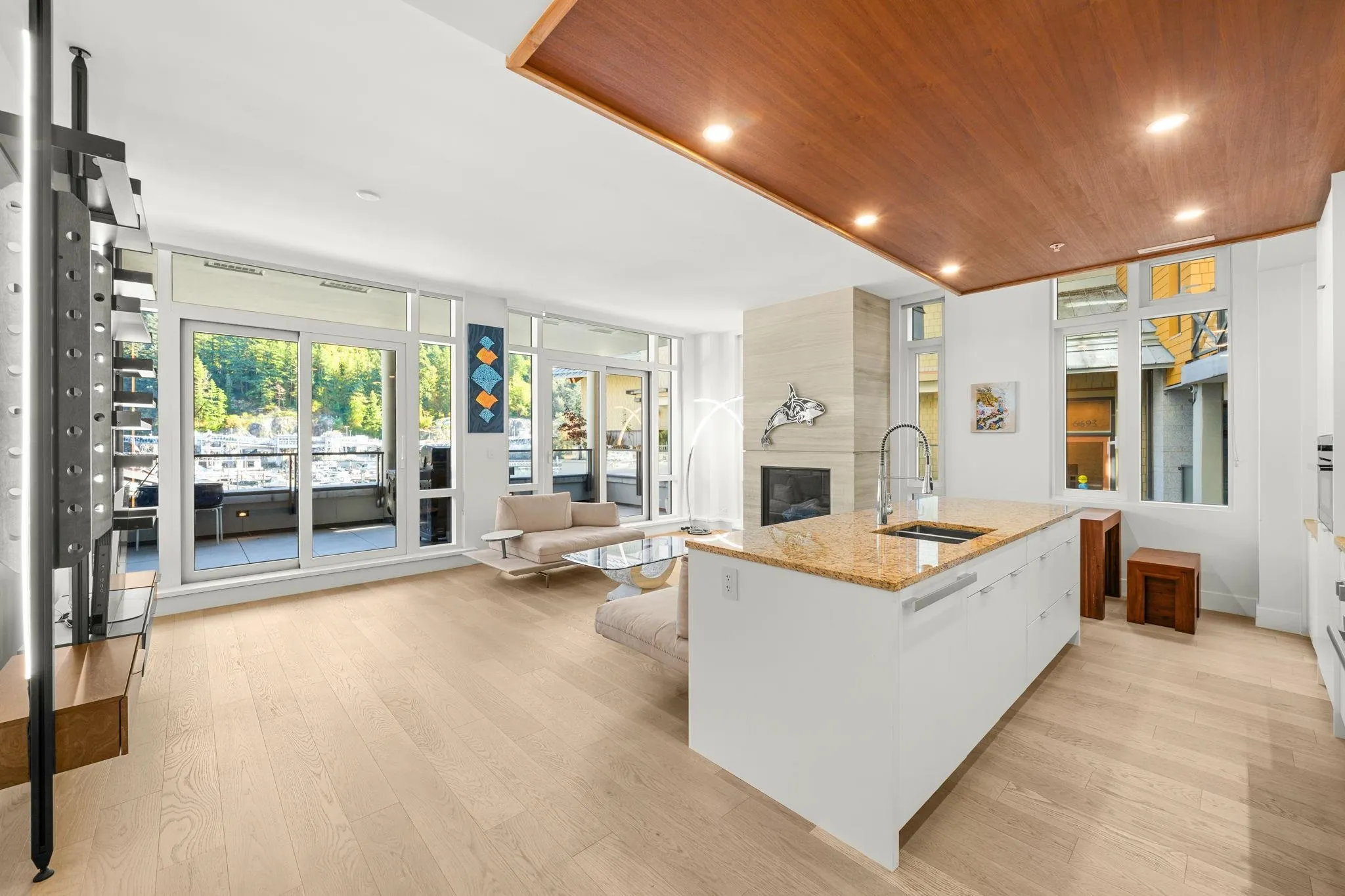 203 6697 Nelson Avenue